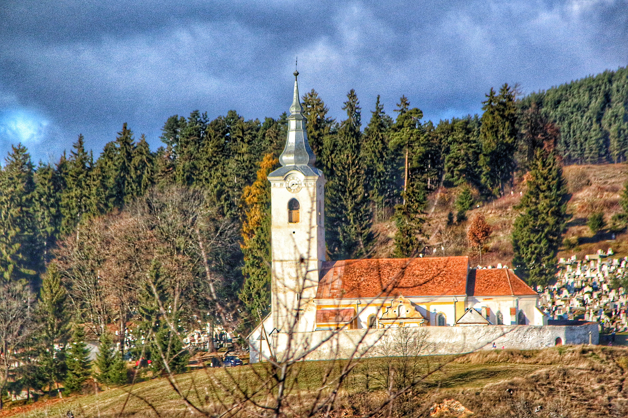 Canon EOS 70D + Sigma 18-125mm F3.8-5.6 DC OS HSM sample photo. Chatolic church in transylvania photography