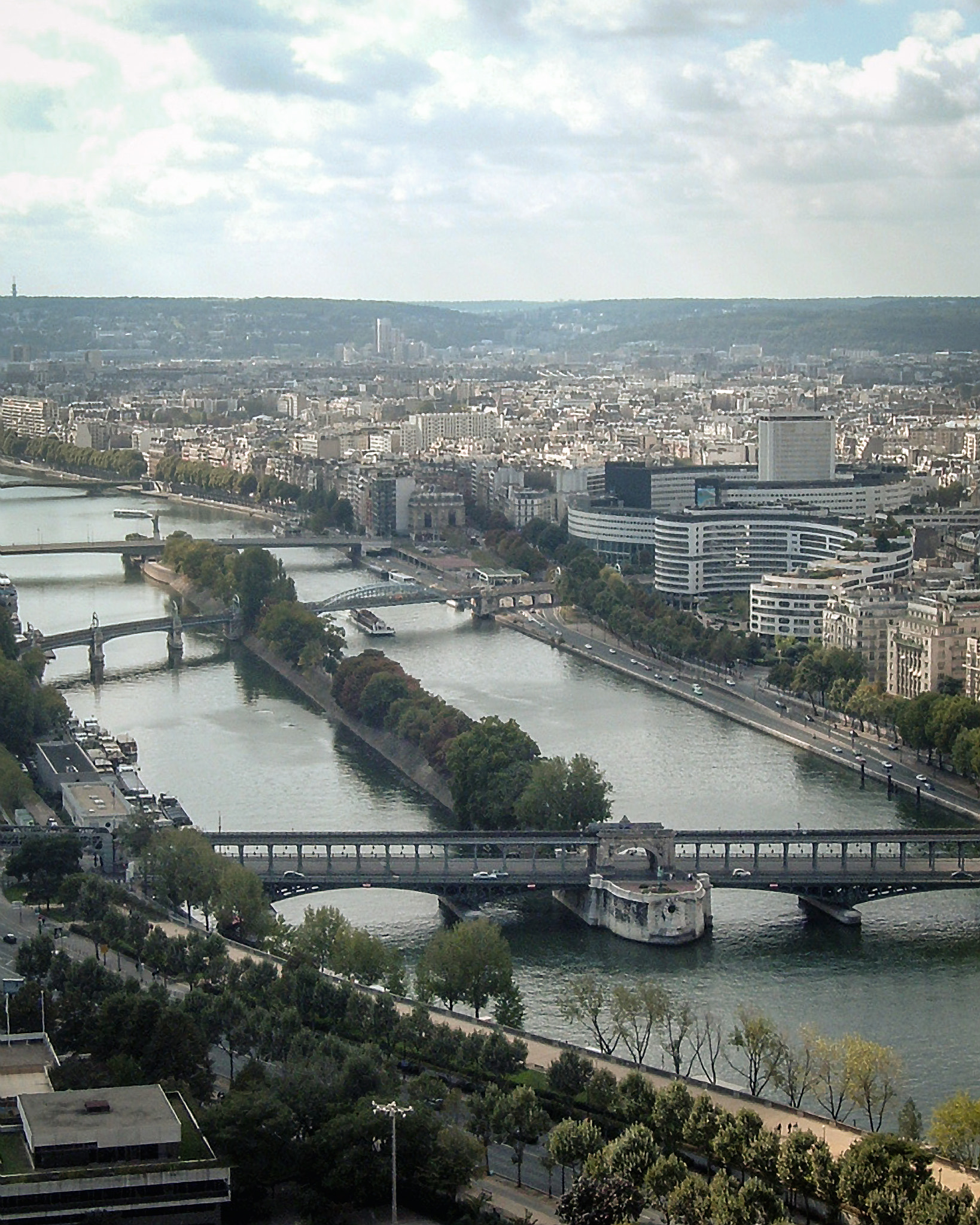Fujifilm FinePix A210 sample photo. River seine photography