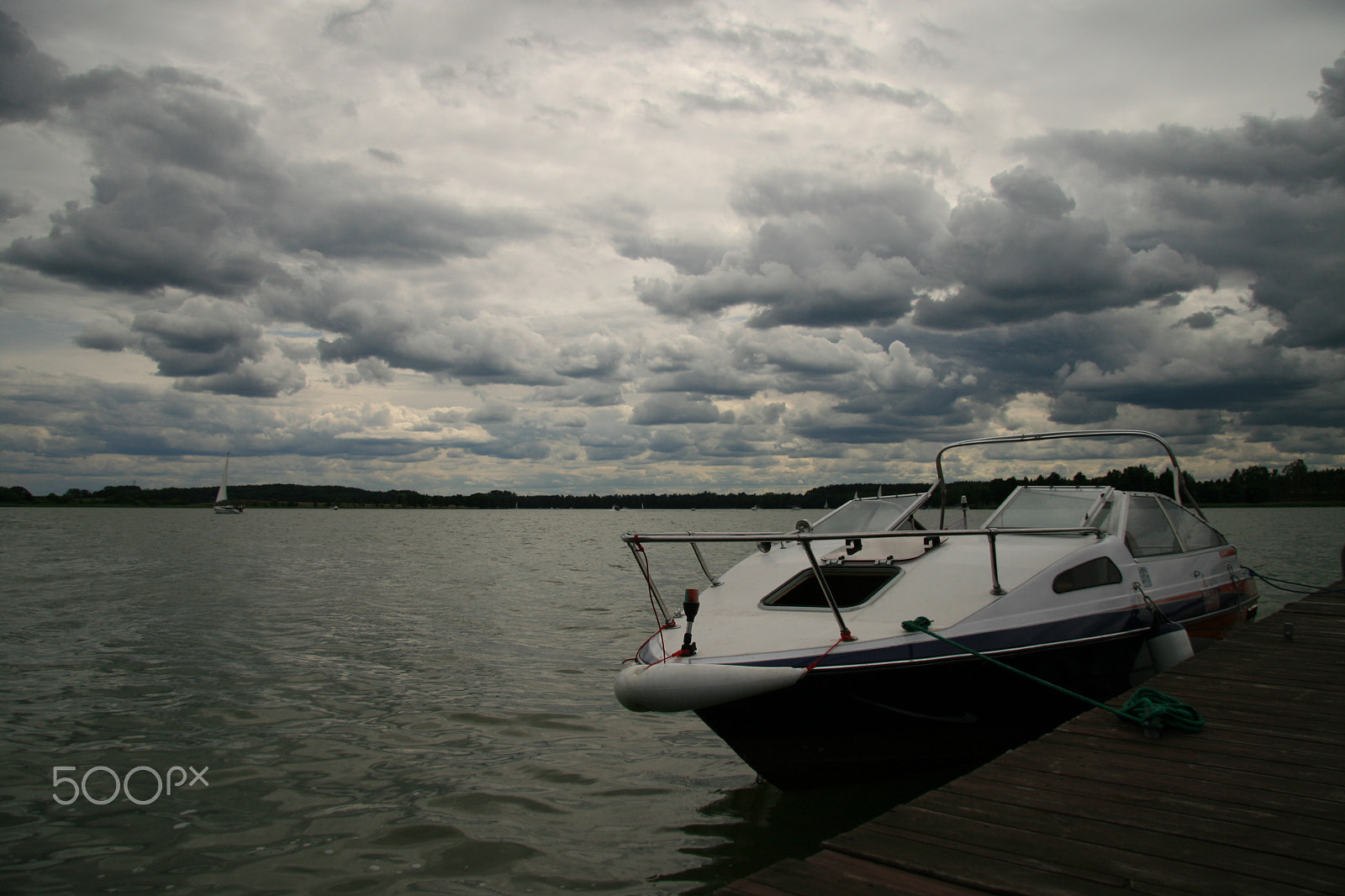 Canon EF-S 17-85mm F4-5.6 IS USM sample photo. Boat photography