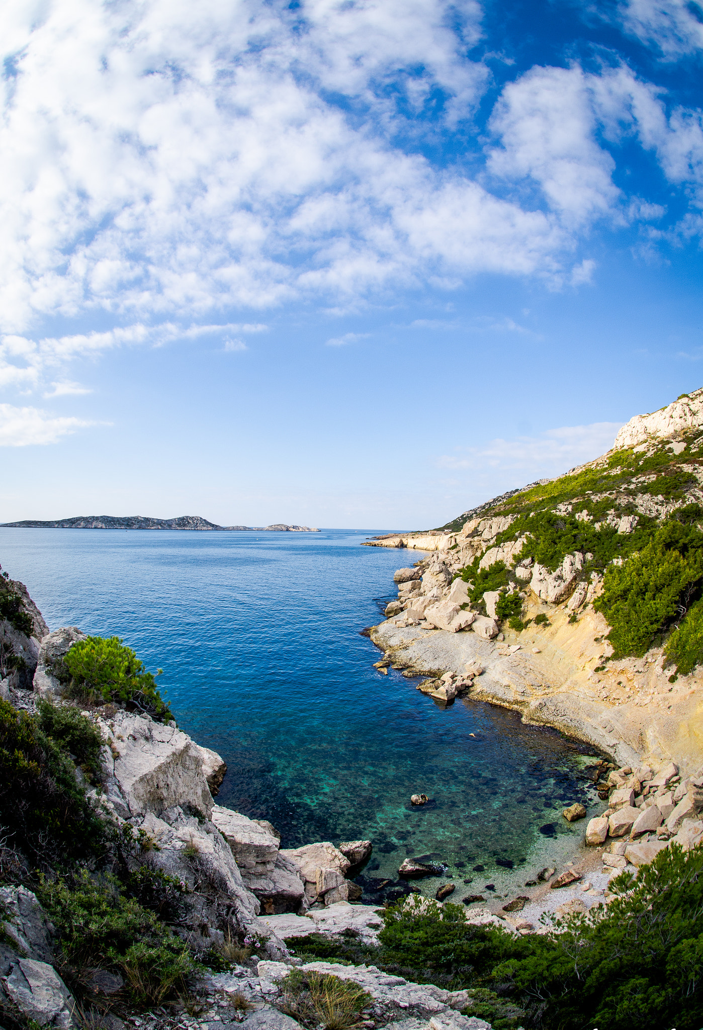 Nikon D7000 + Nikon AF DX Fisheye-Nikkor 10.5mm F2.8G ED sample photo. Calanques photography