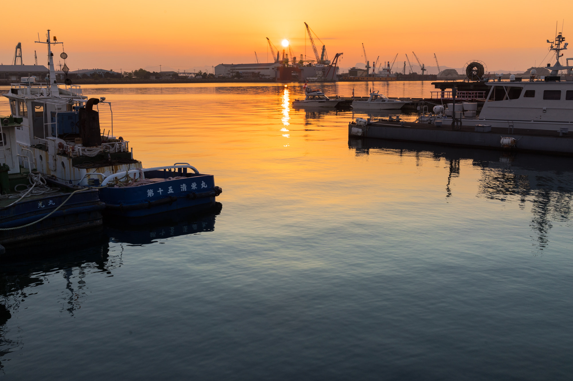 Sony a7 II + E 35mm F2 sample photo. Sunset of yatsushiro port　dsc02414-3 photography