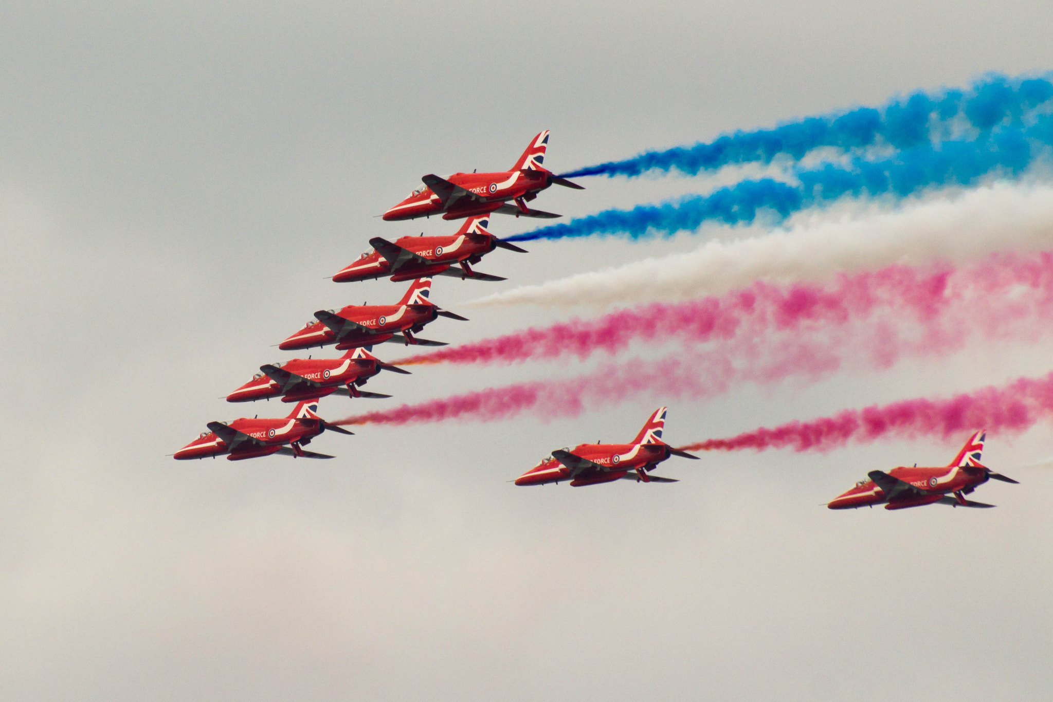 Sigma 55-200mm f/4-5.6 DC sample photo. Red arows photography
