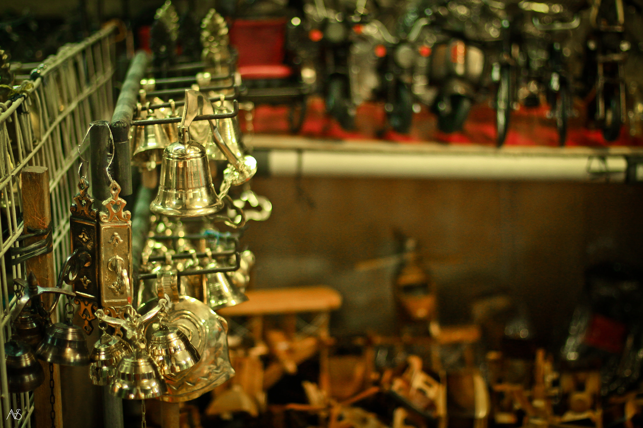 Canon EOS 1100D (EOS Rebel T3 / EOS Kiss X50) + Canon EF 50mm F1.4 USM sample photo. Market street malioboro photography