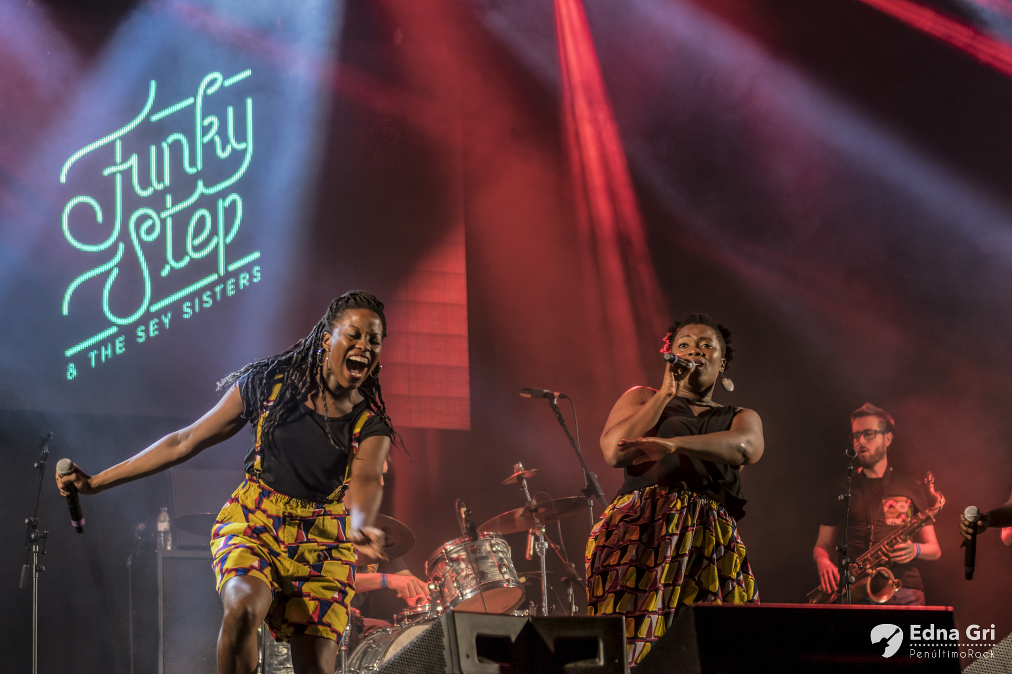 Sigma 70-200mm F2.8 EX DG OS HSM sample photo. Concerts fires girona 2016 photography