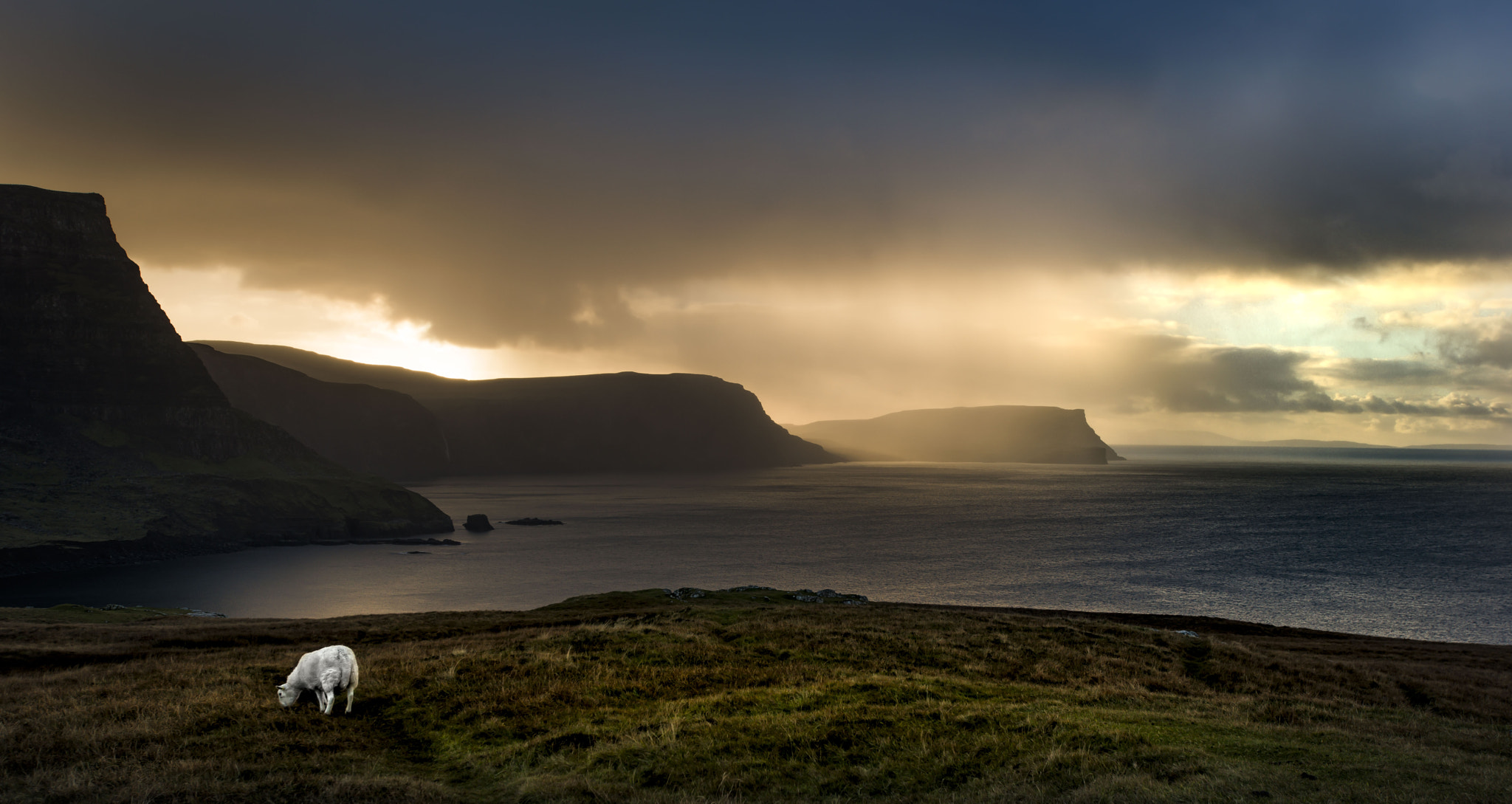 Nikon AF-S Nikkor 17-35mm F2.8D ED-IF sample photo. Amazing isle of skye,scotland photography