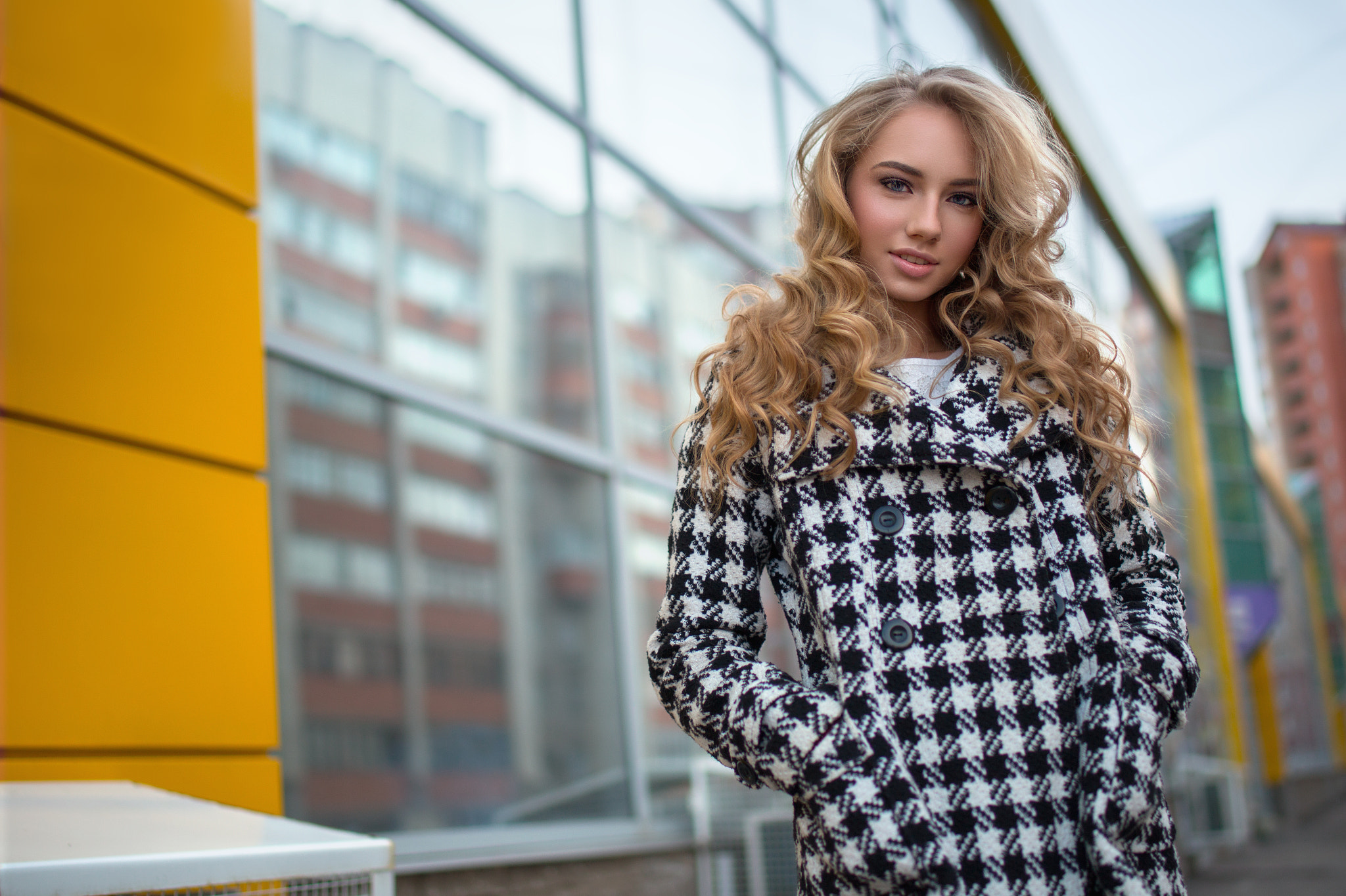 Tamron SP 45mm F1.8 Di VC USD sample photo. Just a street portrait of a girl from ufa photography