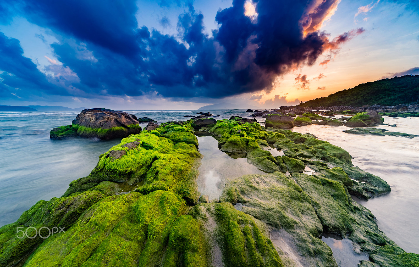 Sigma 12-24mm F4.5-5.6 EX DG Aspherical HSM sample photo. Nam o moss rocks photography