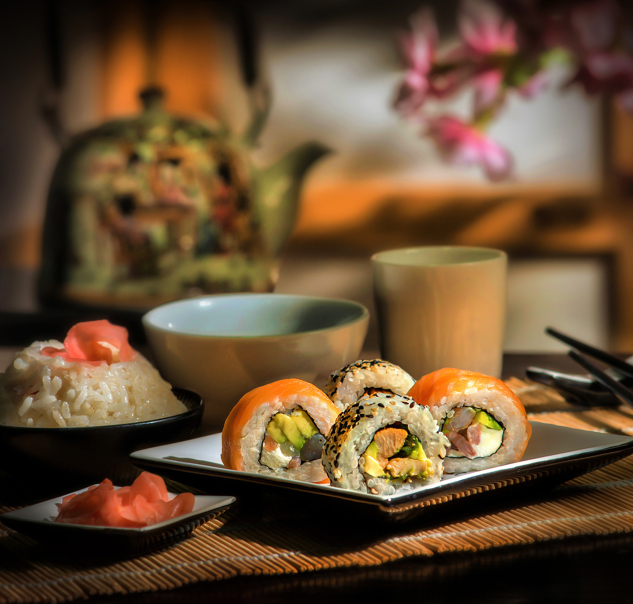 Nikon AF-Nikkor 80-200mm F2.8D ED sample photo. Bodegón de sushi photography