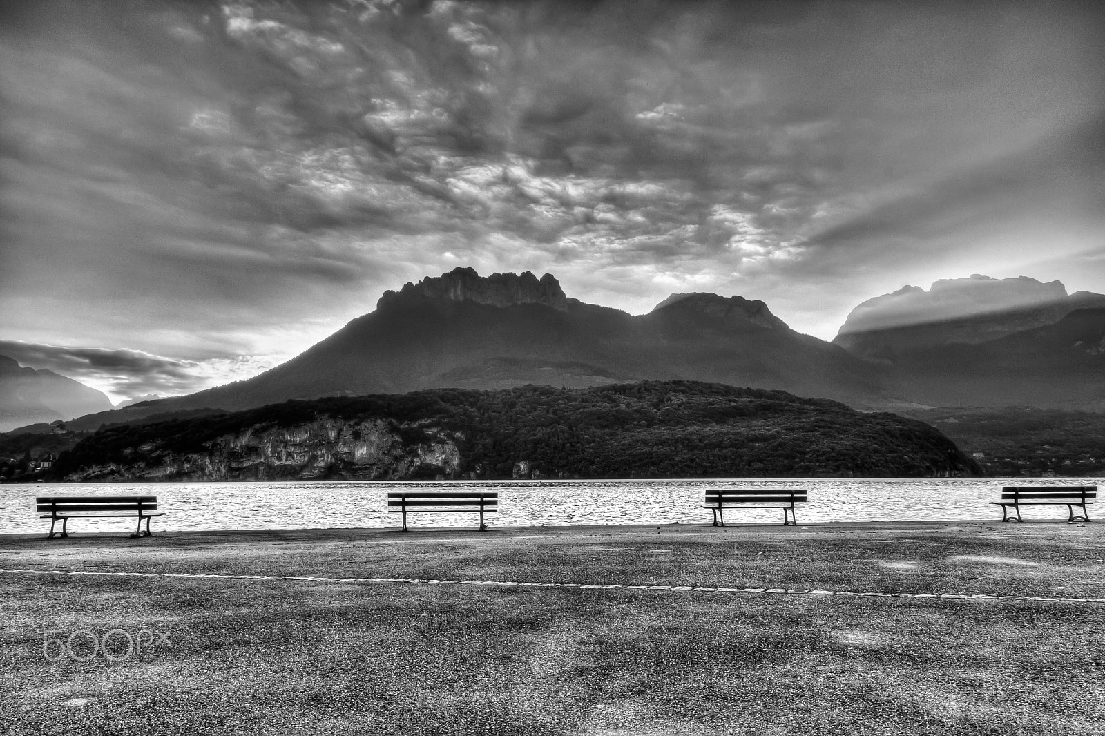 Canon EOS 1000D (EOS Digital Rebel XS / EOS Kiss F) sample photo. Sunrise lake annecy, france photography