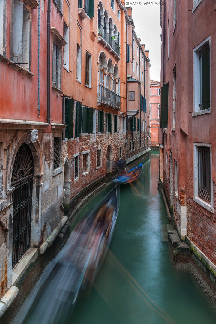 Sony Alpha DSLR-A900 + Minolta AF 28-70mm F2.8 G sample photo. Venezia .. moment photography