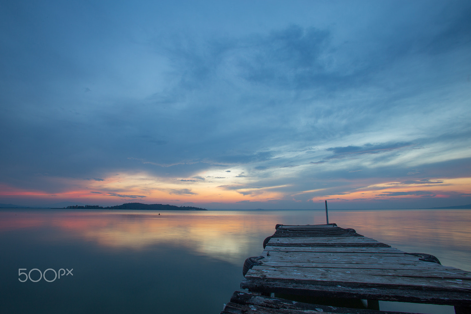 Canon EOS 6D + Canon EF 17-35mm f/2.8L sample photo. San feliciano sunset photography