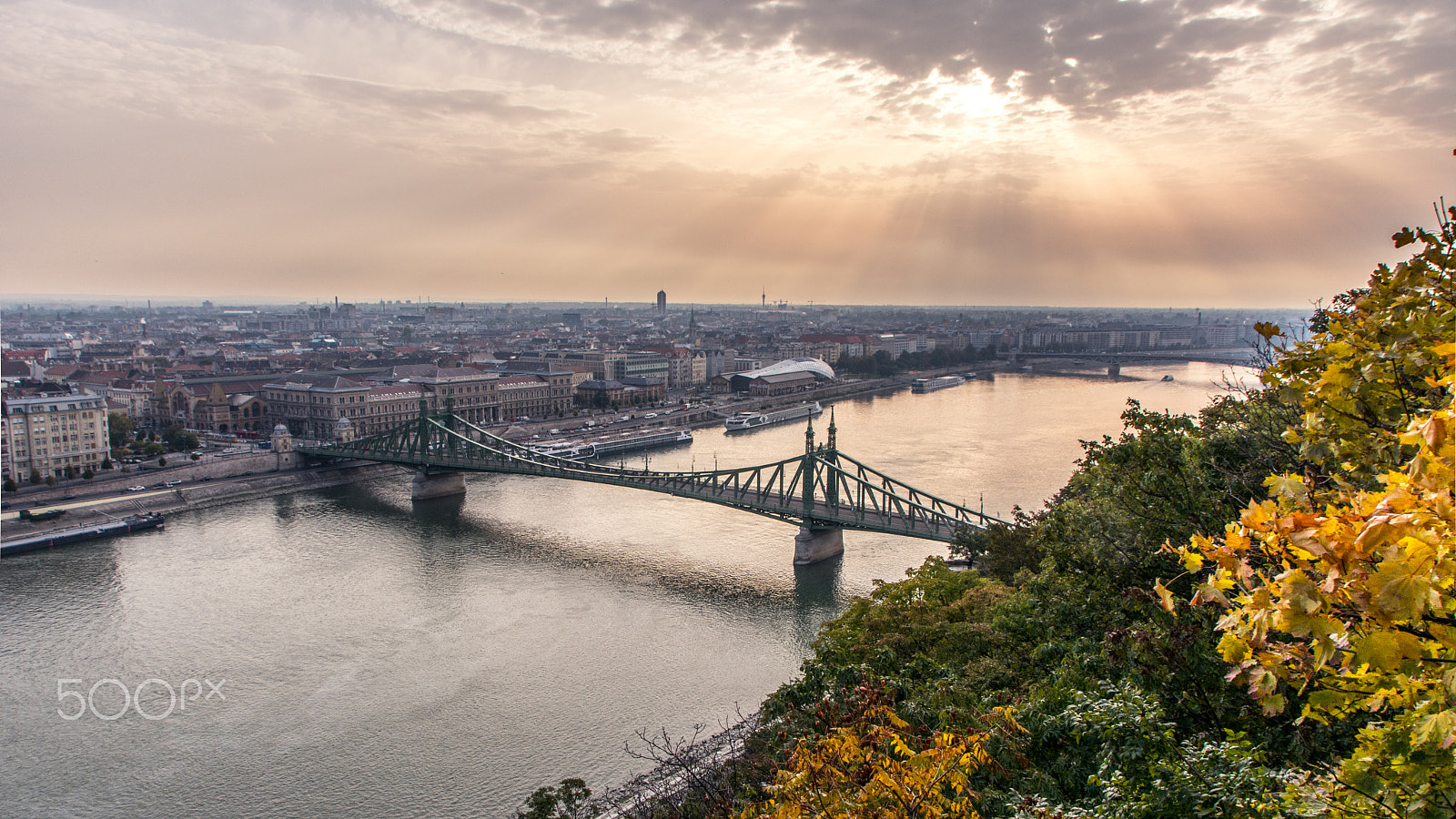 Nikon D7100 + Sigma 18-200mm F3.5-6.3 II DC OS HSM sample photo. Budapest morning photography