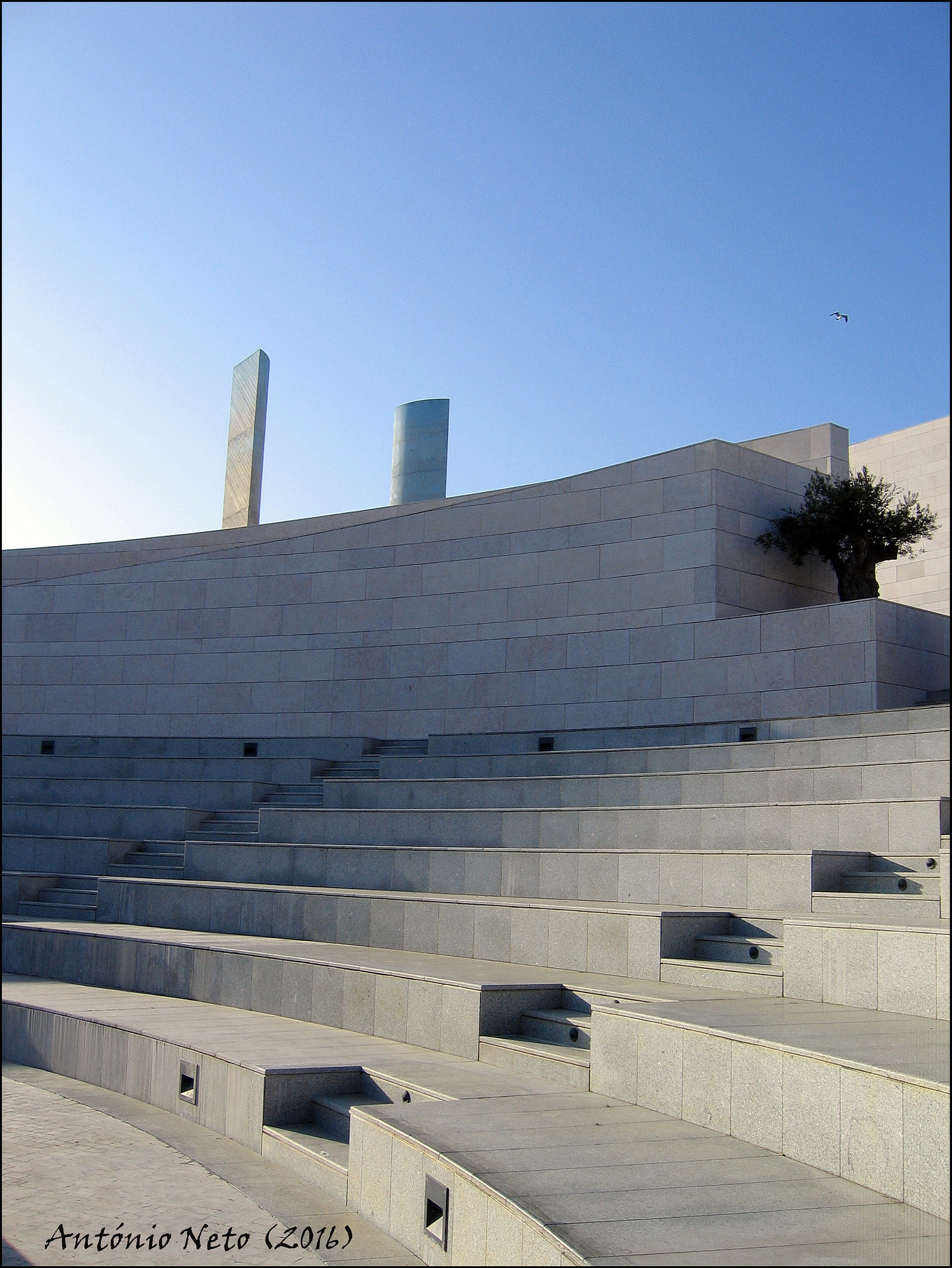 Canon POWERSHOT S50 sample photo. Sun and shade in the amphitheater. photography