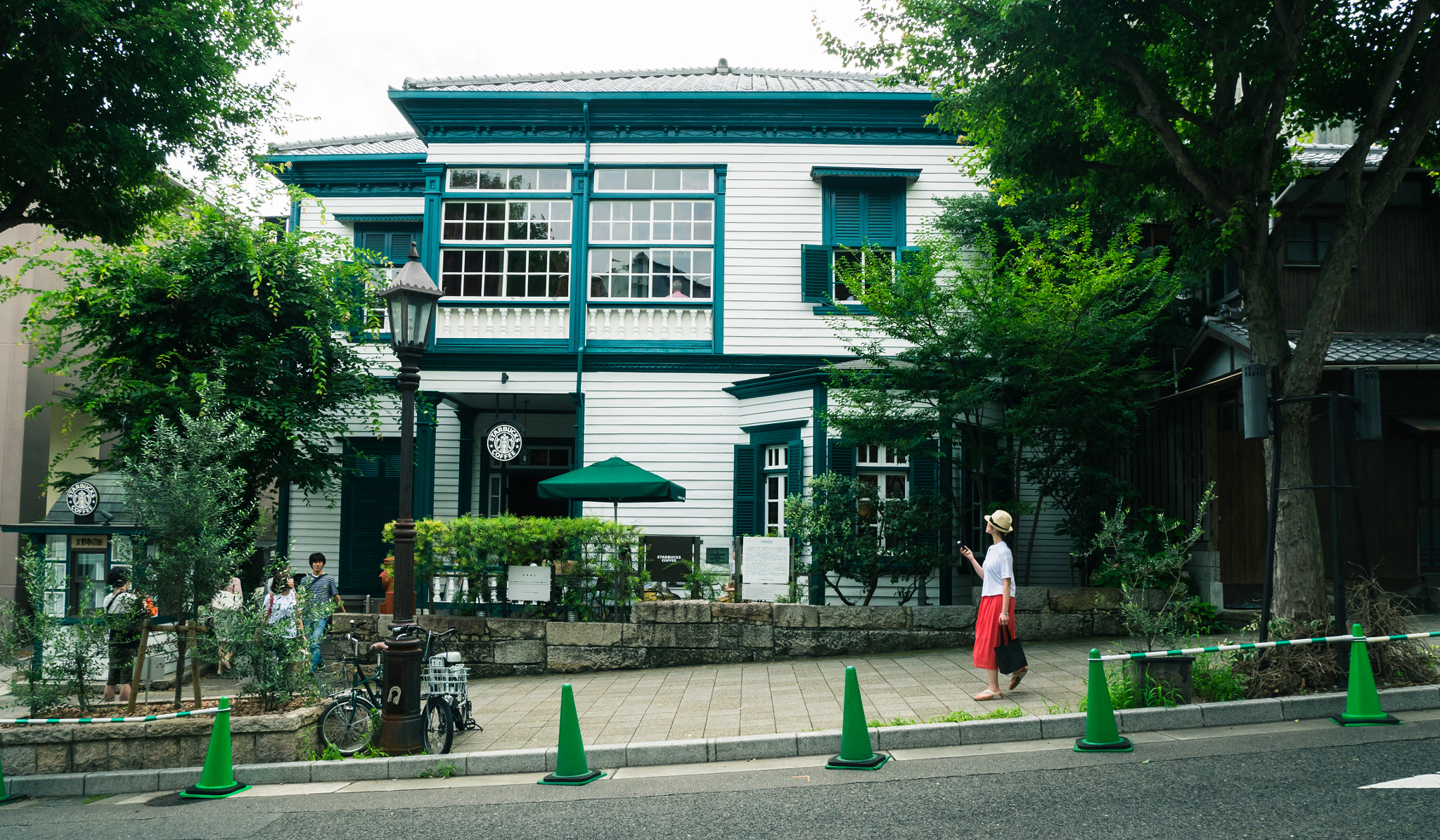 Panasonic Lumix DMC-GM1 sample photo. Starbucks in kobe photography