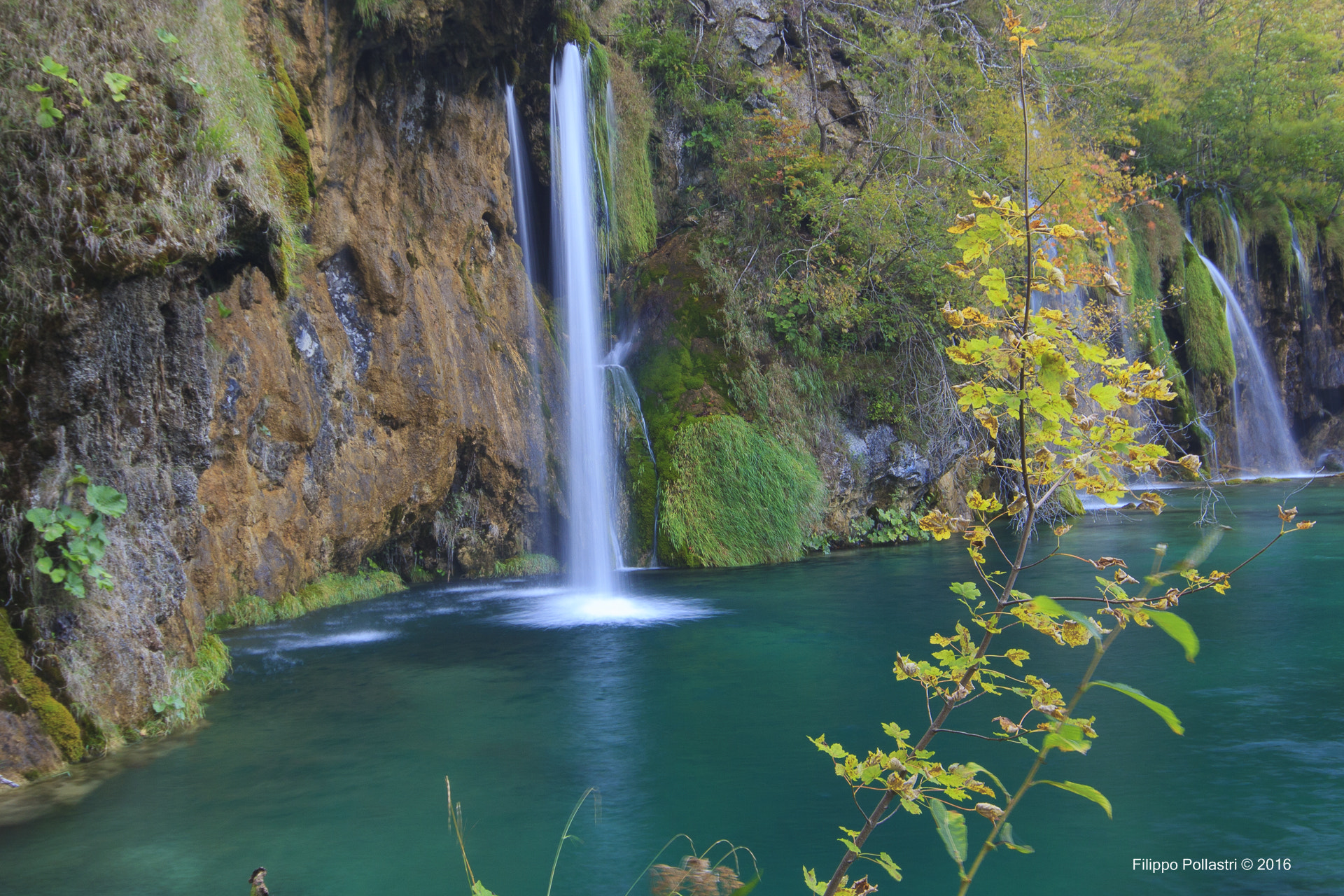 Canon EOS 550D (EOS Rebel T2i / EOS Kiss X4) + Sigma 10-20mm F4-5.6 EX DC HSM sample photo. Waterfall - plitvice lakes photography