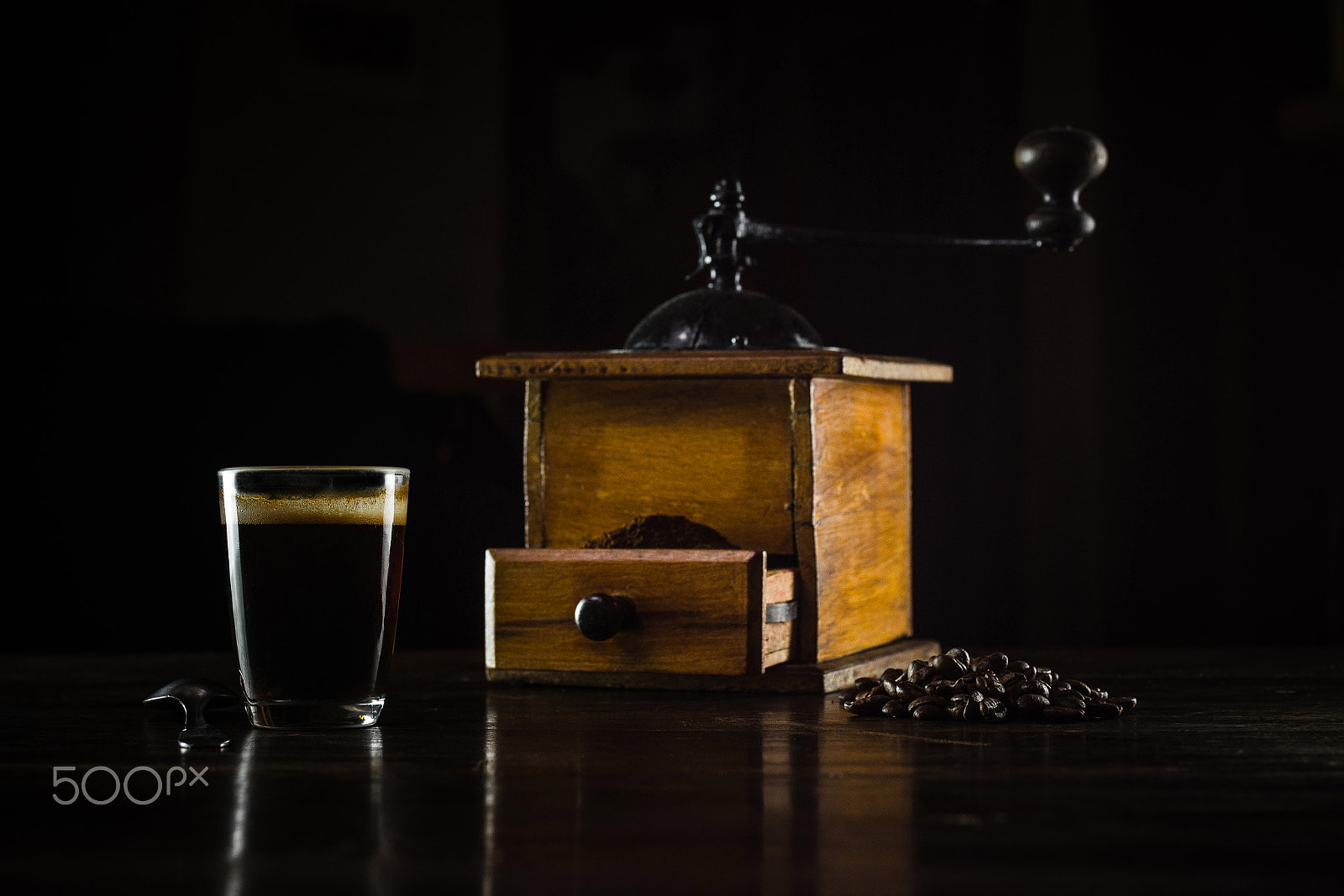 Nikon D7200 + Sigma 35mm F1.4 DG HSM Art sample photo. Coffee photography