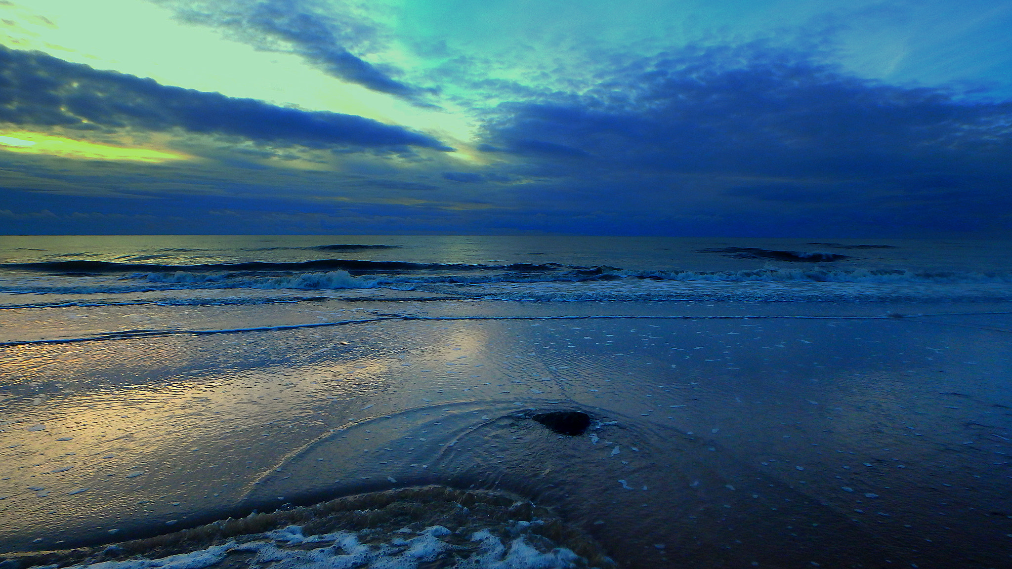 Olympus TG-850 sample photo. Sea photography