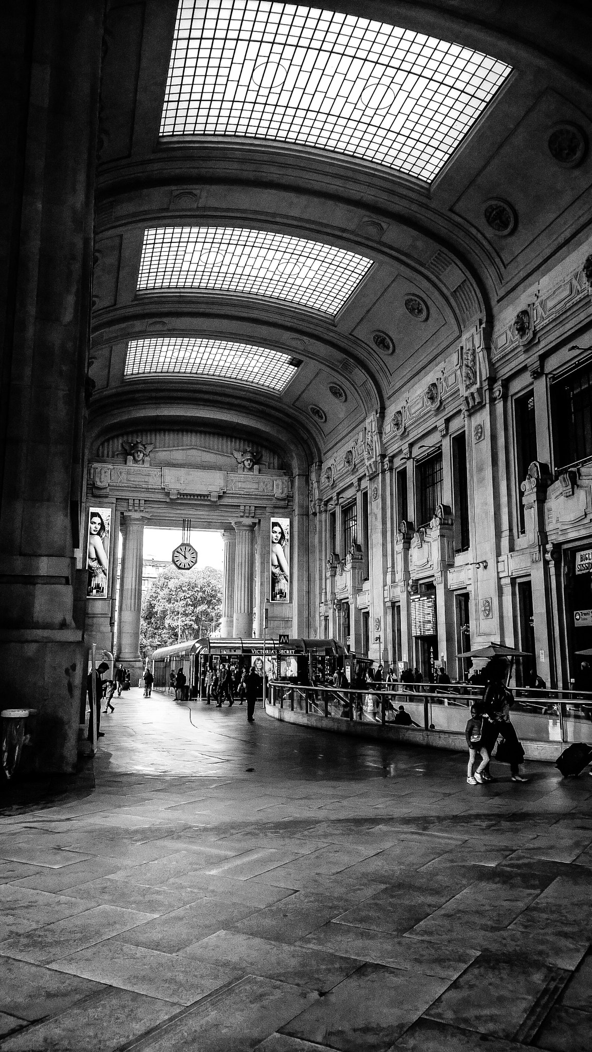 Nokia Lumia 1520 sample photo. Milano centrale photography