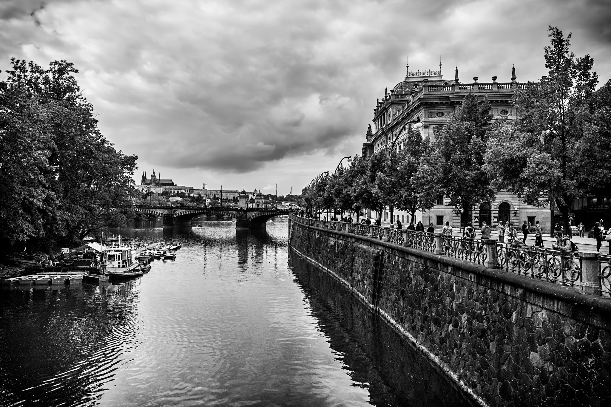 Sony SLT-A77 + 20mm F2.8 sample photo. National theatre iii photography