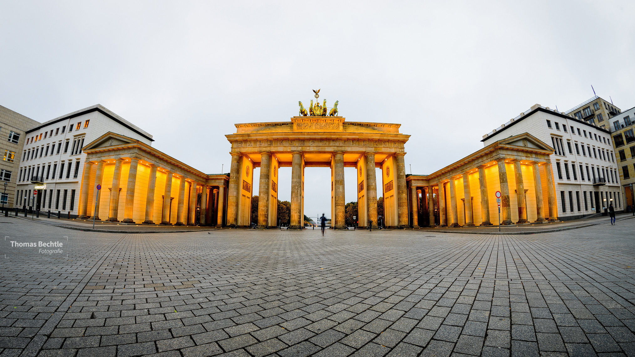 Samyang 12mm F2.8 ED AS NCS Fisheye sample photo. Berliner brandenburger tor photography