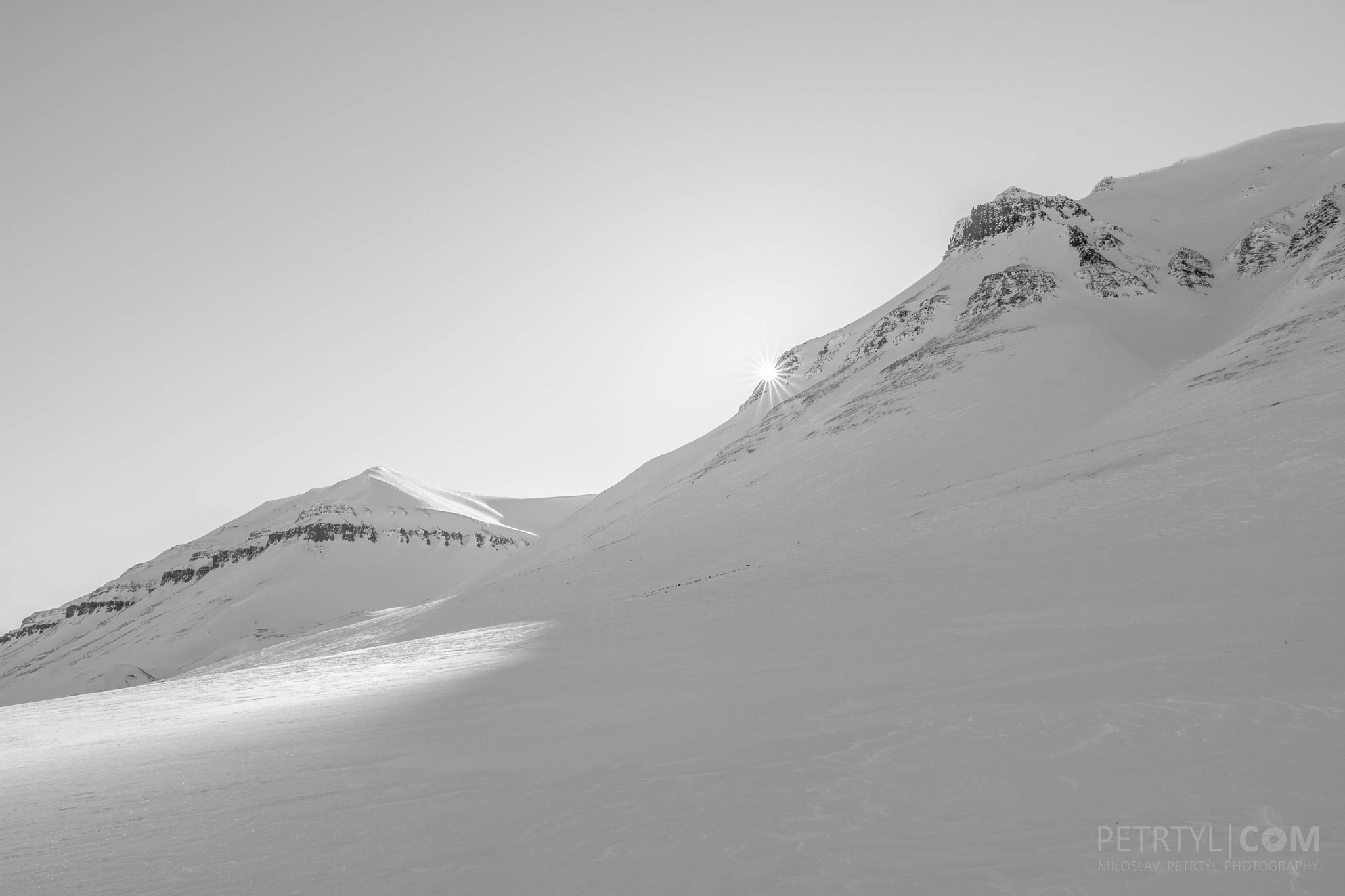Canon EOS 7D sample photo. Sunrise above snowy plains on svalbard photography