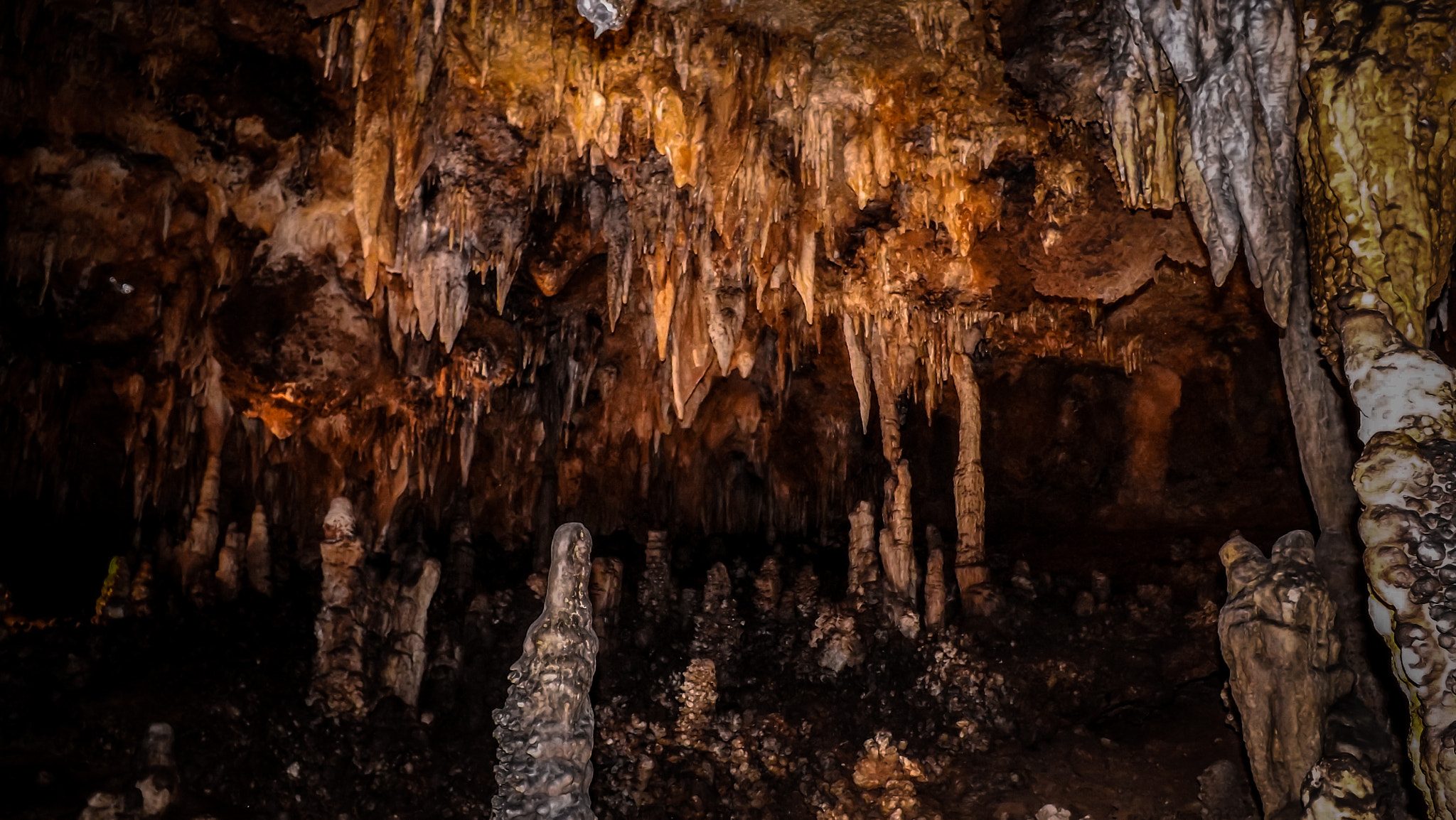 Fujifilm FinePix S4250WM sample photo. Luray caverns photography