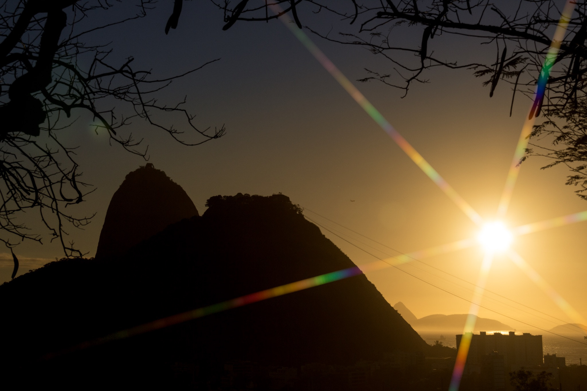 Canon EF-S 18-200mm F3.5-5.6 IS sample photo. Amanhecer no mirante do pasmado (botafogo) - rio de janeiro photography