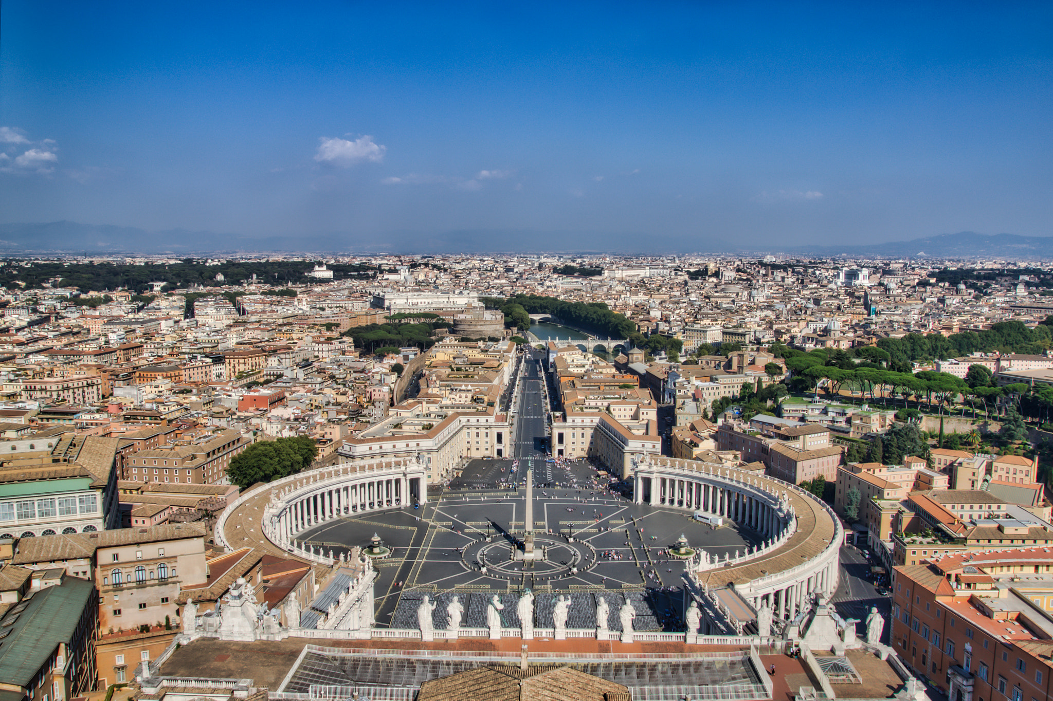 Tamron SP AF 17-50mm F2.8 XR Di II LD Aspherical (IF) sample photo. St. peter's square photography