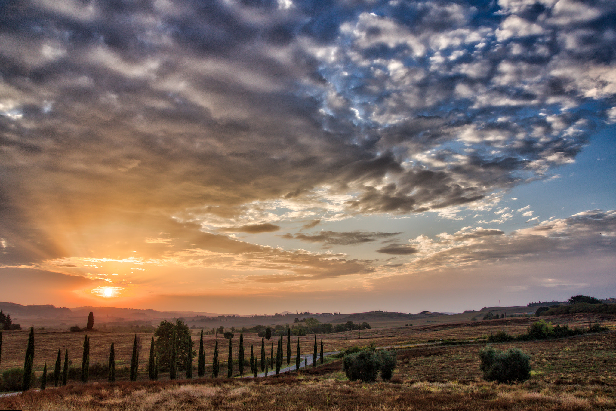 Tamron SP AF 17-50mm F2.8 XR Di II LD Aspherical (IF) sample photo. Tuscan sunrise photography