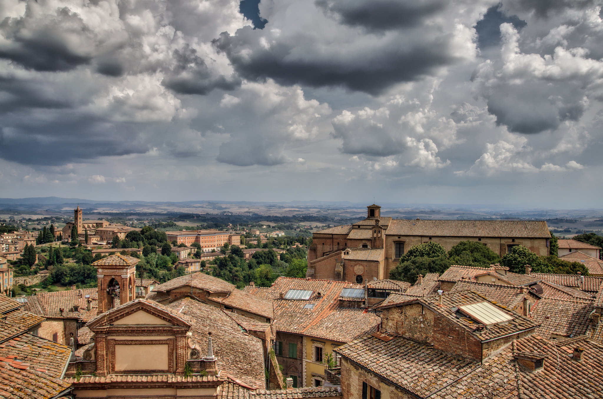 Tamron SP AF 17-50mm F2.8 XR Di II LD Aspherical (IF) sample photo. Siena rooftops photography