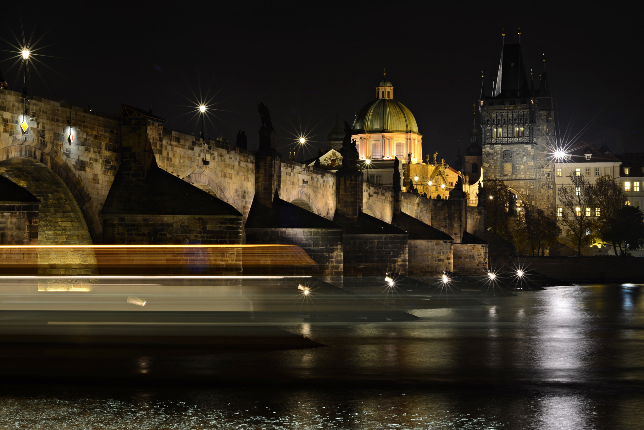 Nikon D7100 + AF Nikkor 50mm f/1.4 sample photo. Charles bridge photography