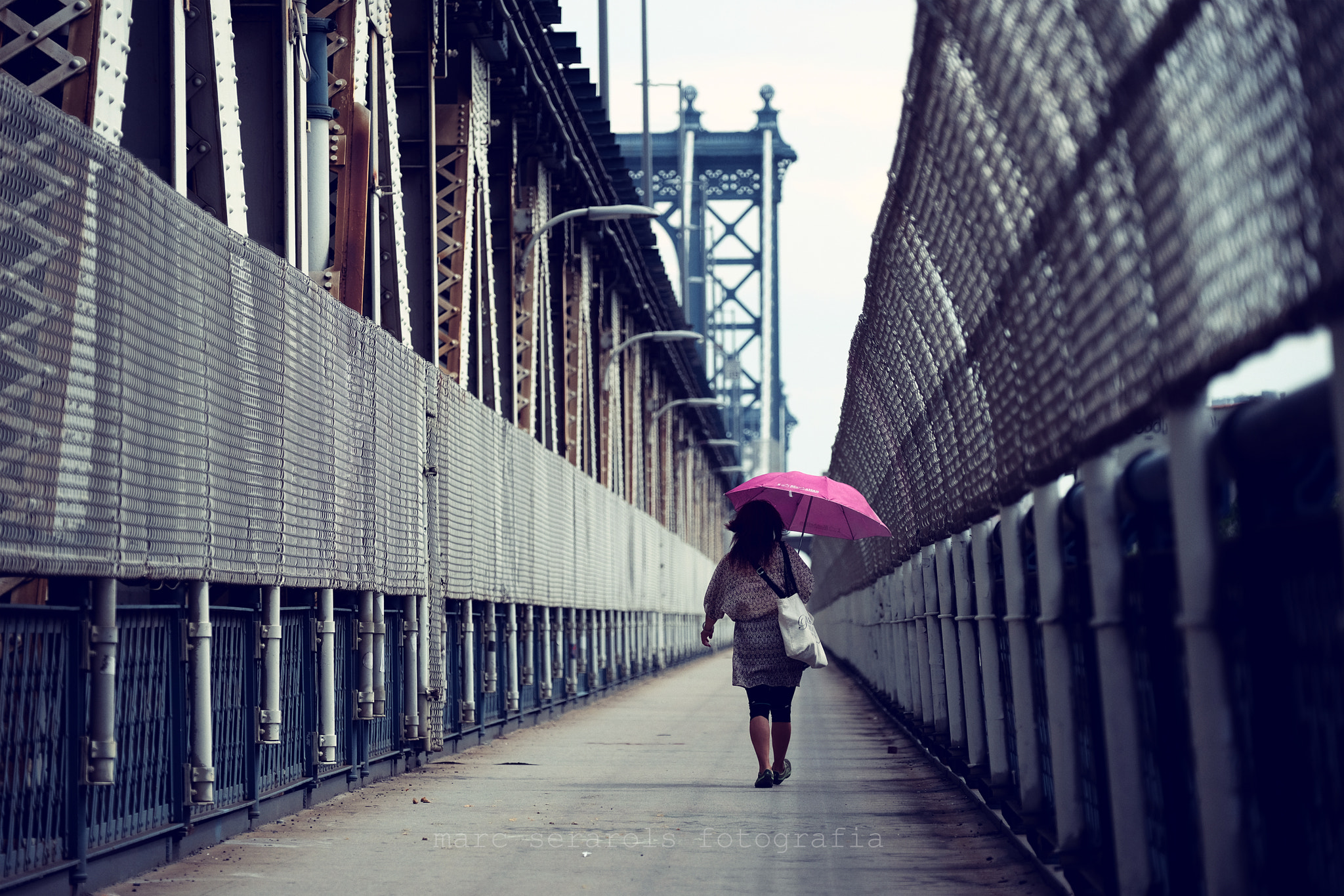 Fujifilm X-Pro2 + Fujifilm XF 50-140mm F2.8 R LM OIS WR sample photo. Pink umbrella photography