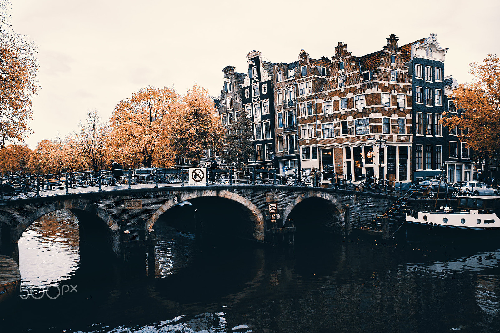 Leica M9 + Leica Summicron-M 28mm F2 ASPH sample photo. Buildings on the canal... photography