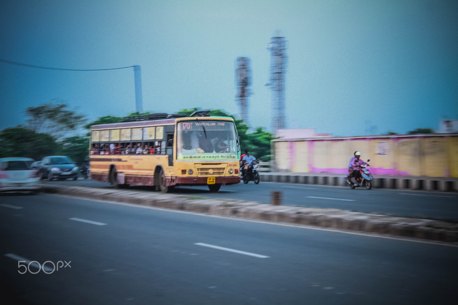 Canon EF-S 18-55mm F3.5-5.6 III sample photo. Public transportation photography
