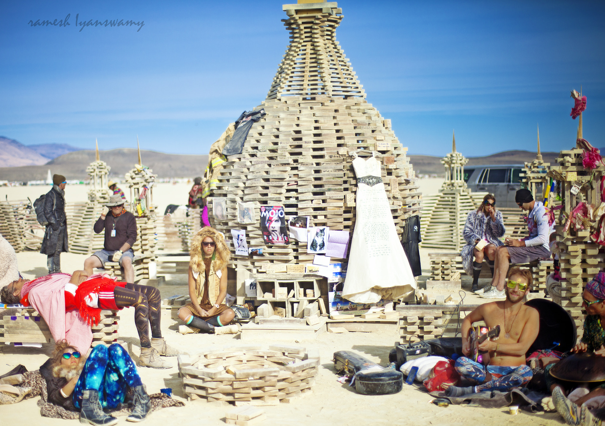 ZEISS Planar T* 50mm F1.4 sample photo. Dont worry, be hippie photography