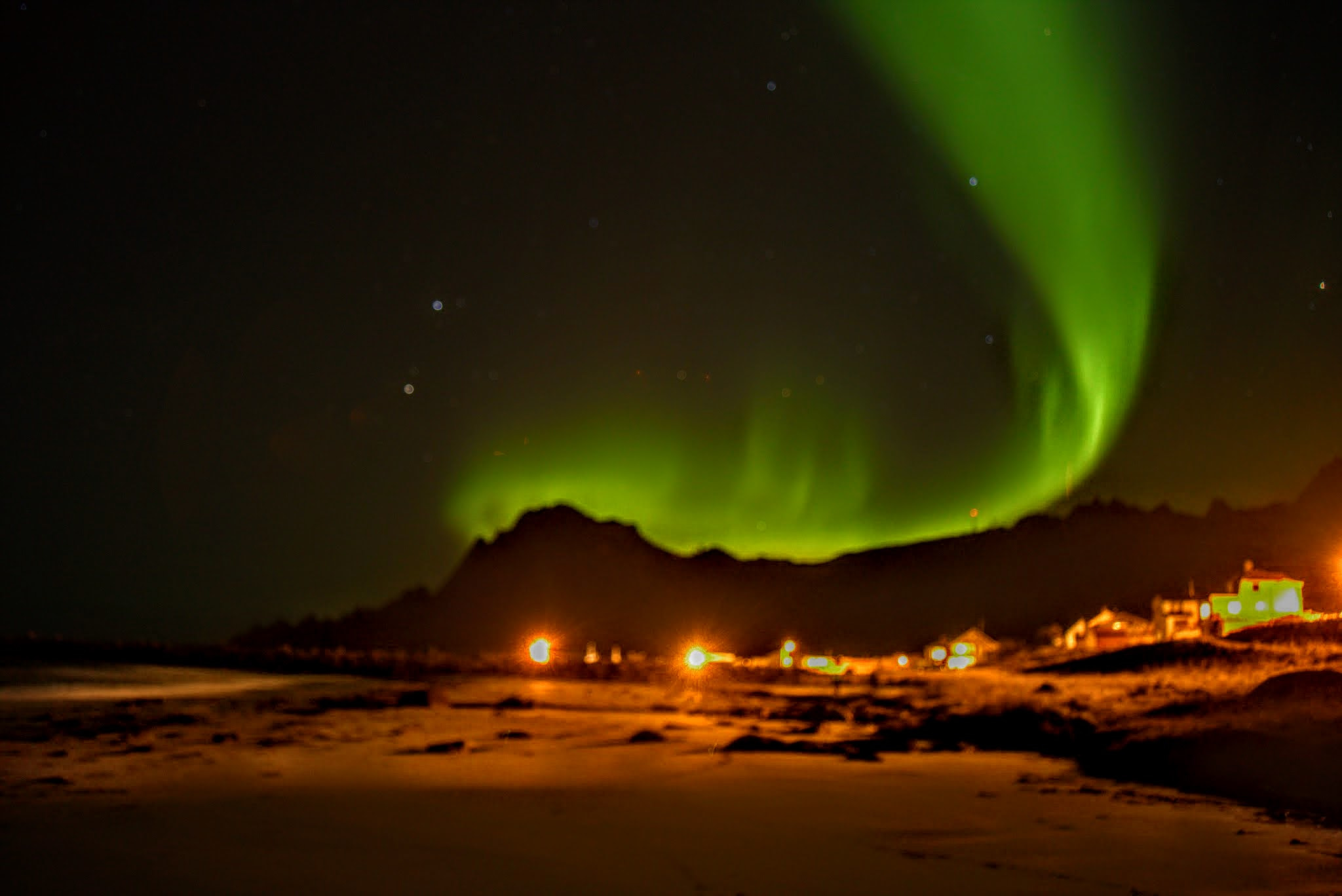 Canon EOS 6D + Canon EF 28-80mm f/3.5-5.6 USM sample photo. Bleik under the northern light. photography