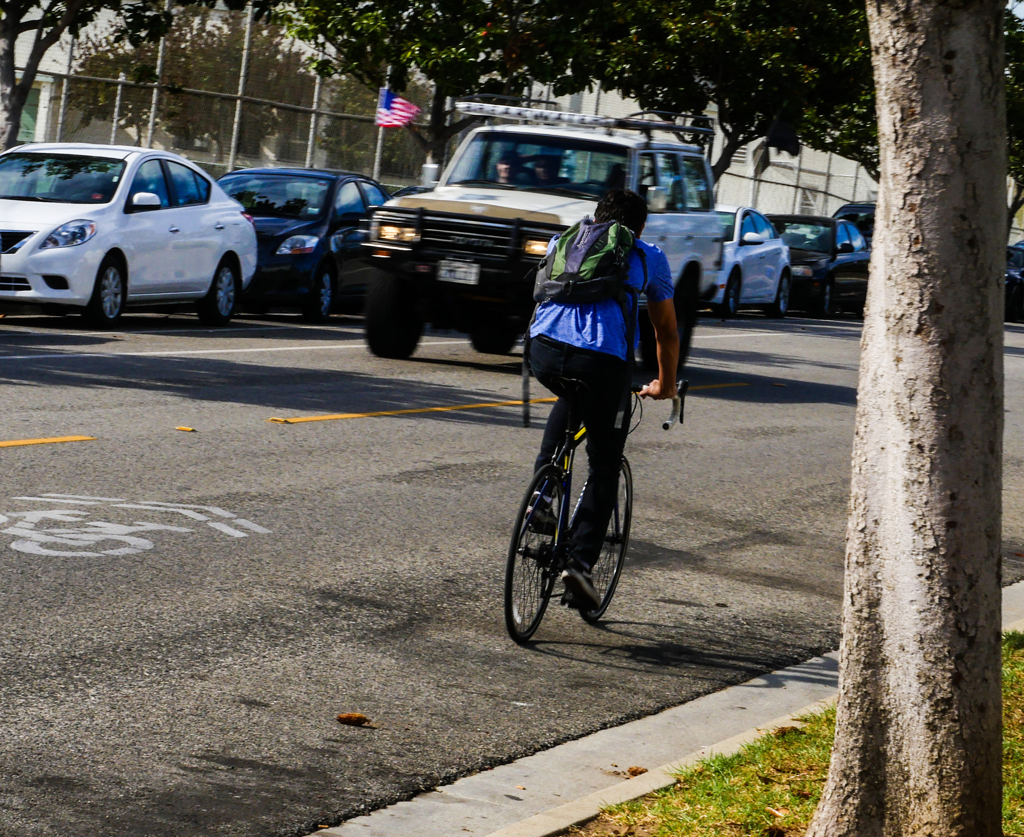 Panasonic Lumix G 42.5mm F1.7 ASPH Power OIS sample photo. On the road again photography