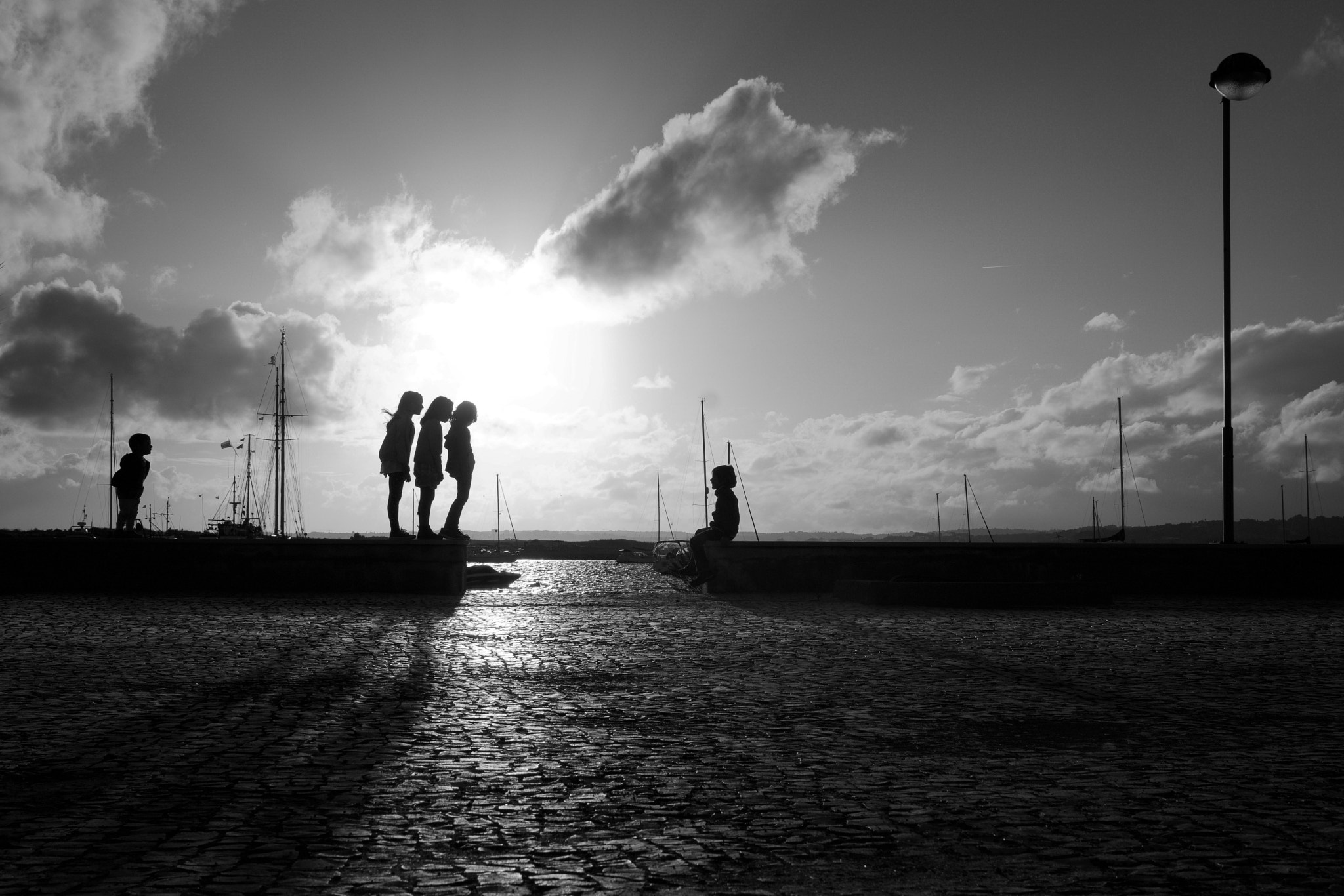 Sony a5100 + Sigma 30mm F2.8 EX DN sample photo. Children´s playing photography