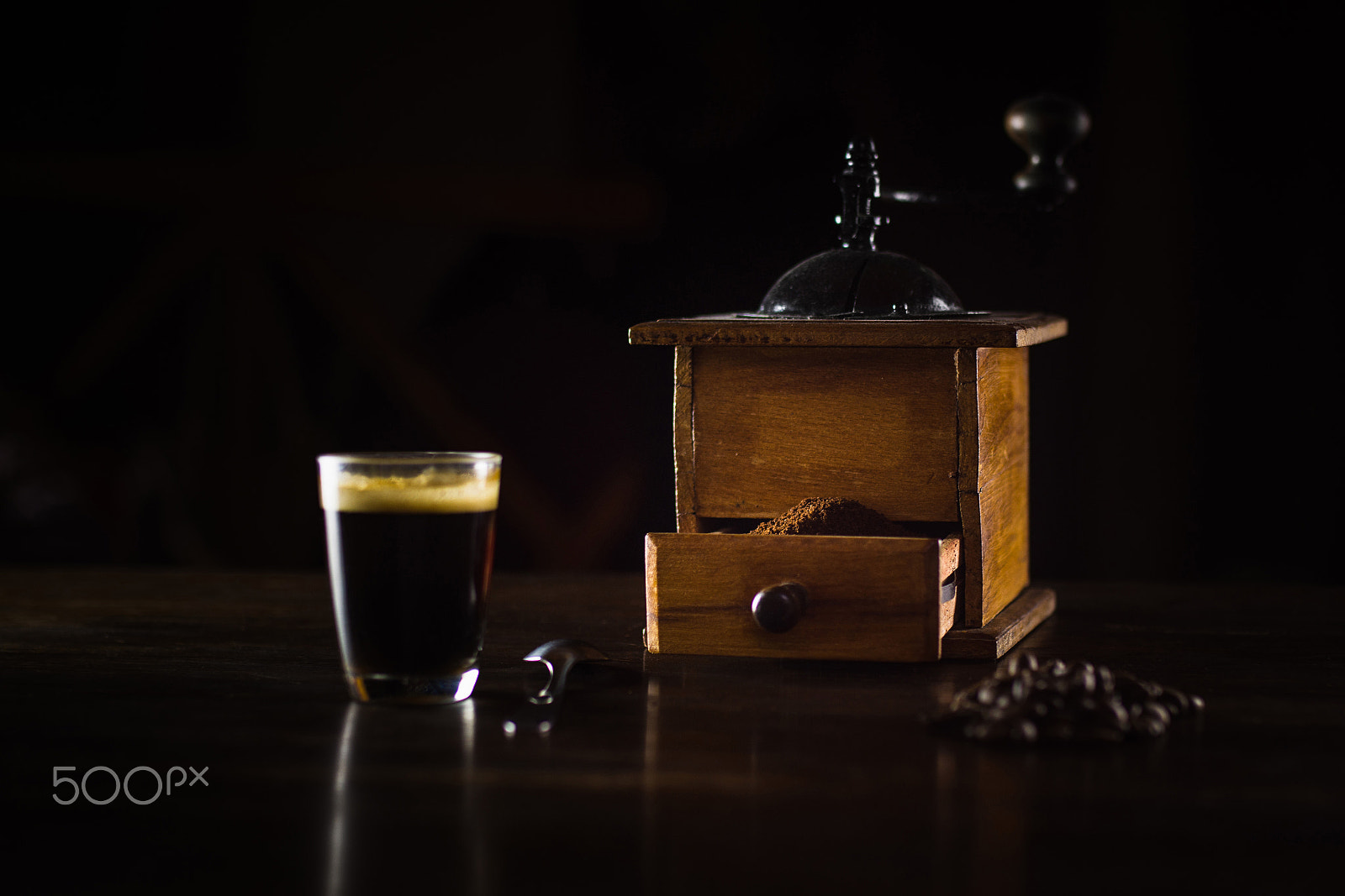 Nikon D7200 + Sigma 35mm F1.4 DG HSM Art sample photo. Coffee photography