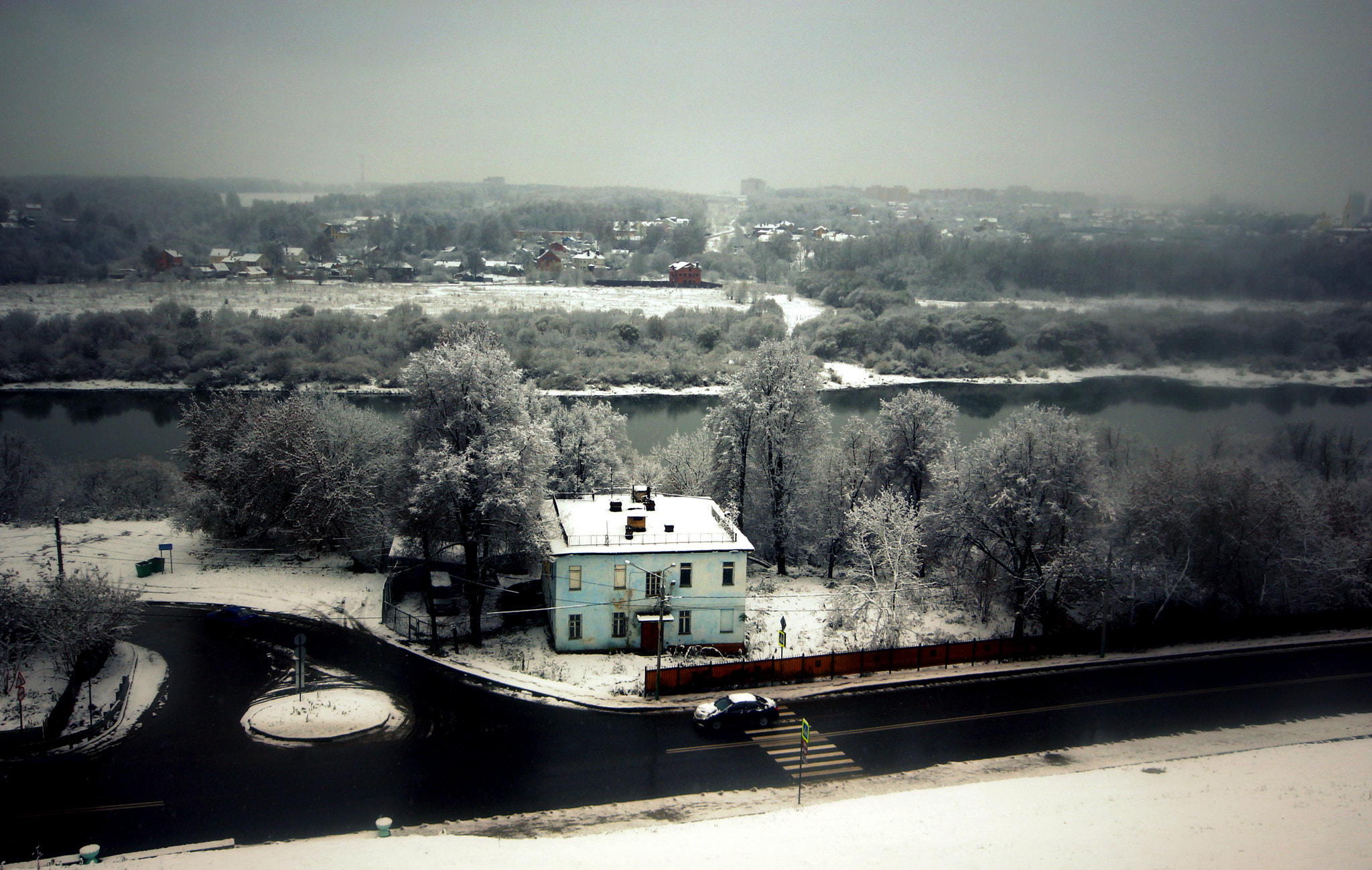 Canon EOS 550D (EOS Rebel T2i / EOS Kiss X4) + Sigma 10-20mm F4-5.6 EX DC HSM sample photo. Winter in the city of tula photography