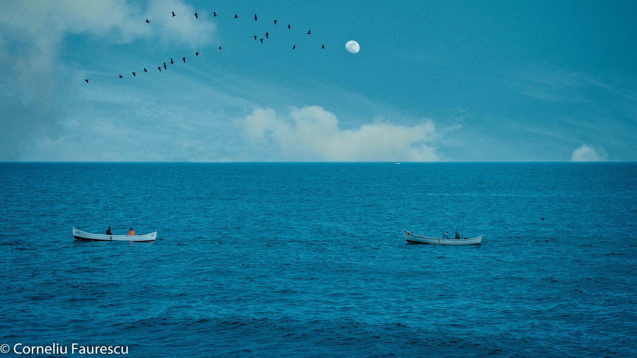 Panasonic Lumix DMC-G5 + Olympus M.Zuiko Digital 45mm F1.8 sample photo. Fishermen's return photography