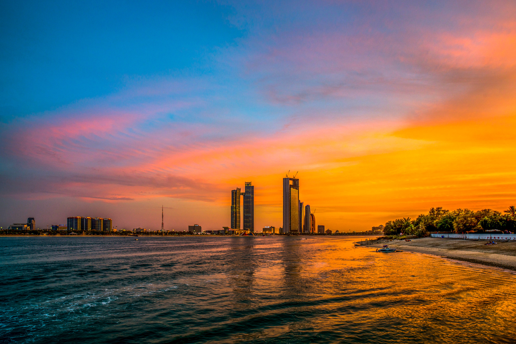 Nikon D800 + ZEISS Distagon T* 21mm F2.8 sample photo. Sunset in abu dhabi photography