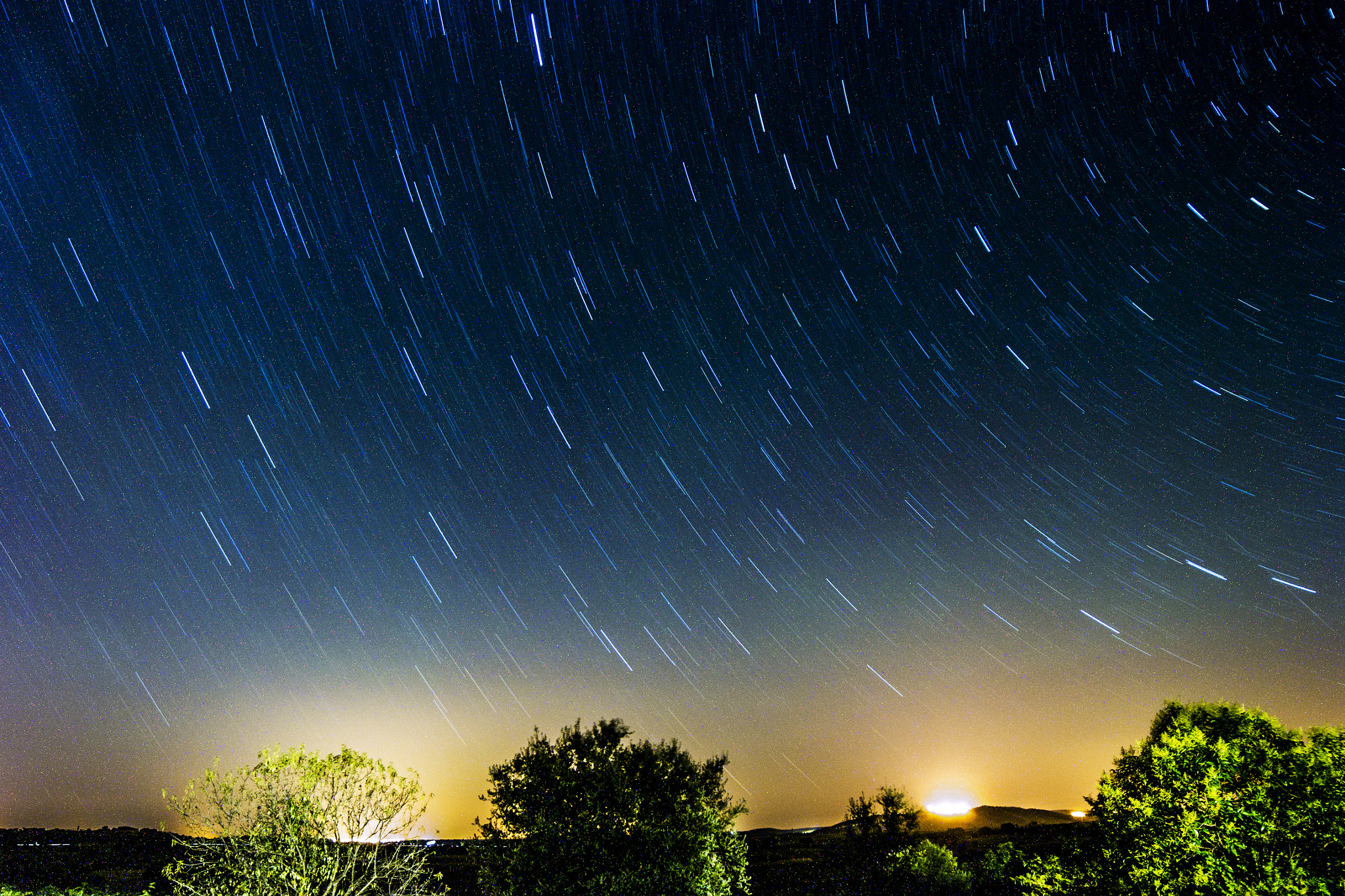 Samyang 14mm F2.8 ED AS IF UMC sample photo. Stars falling from the sky photography