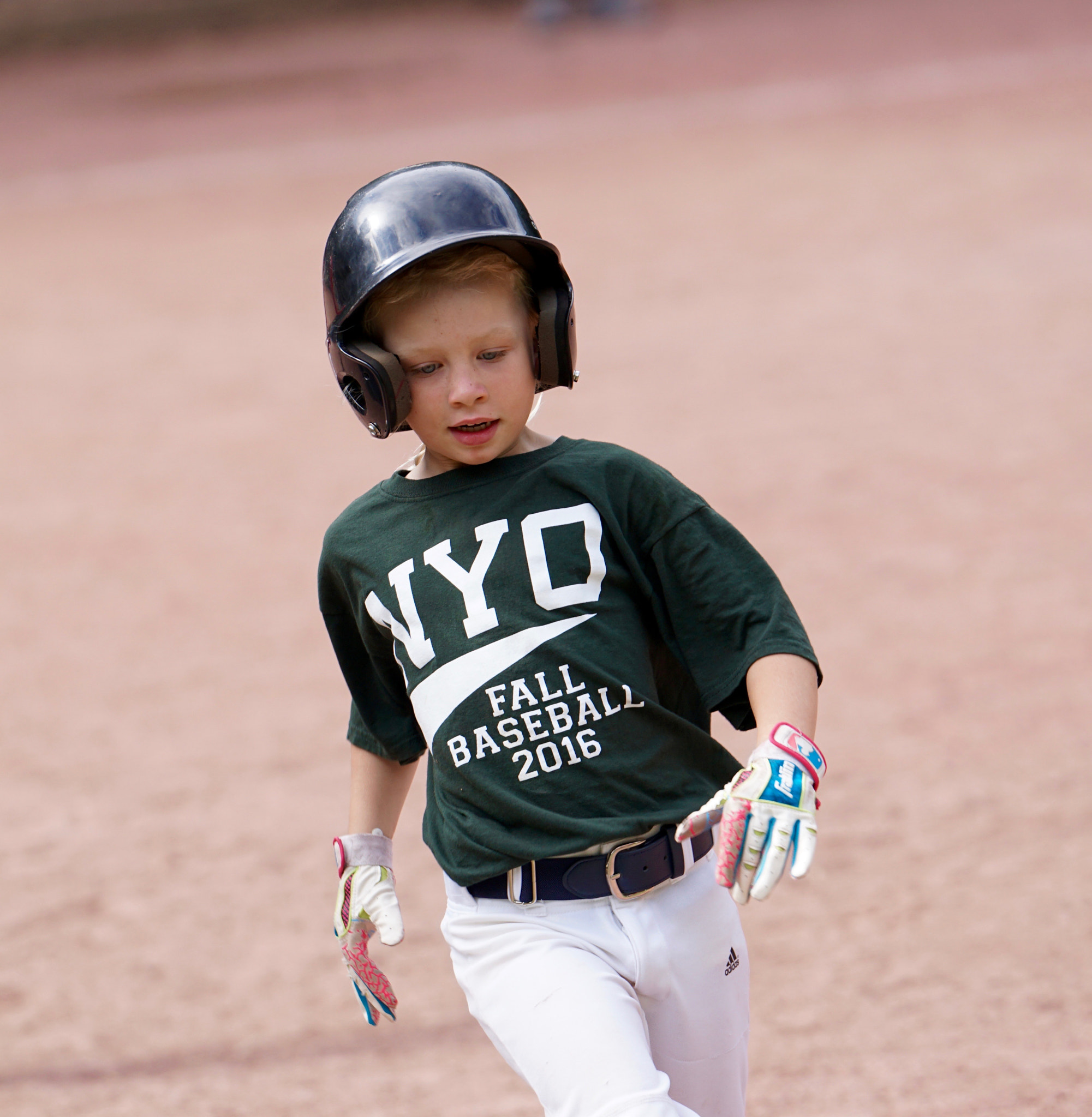 Sony a6300 + Sony FE 70-200mm F2.8 GM OSS sample photo. Girl  player photography