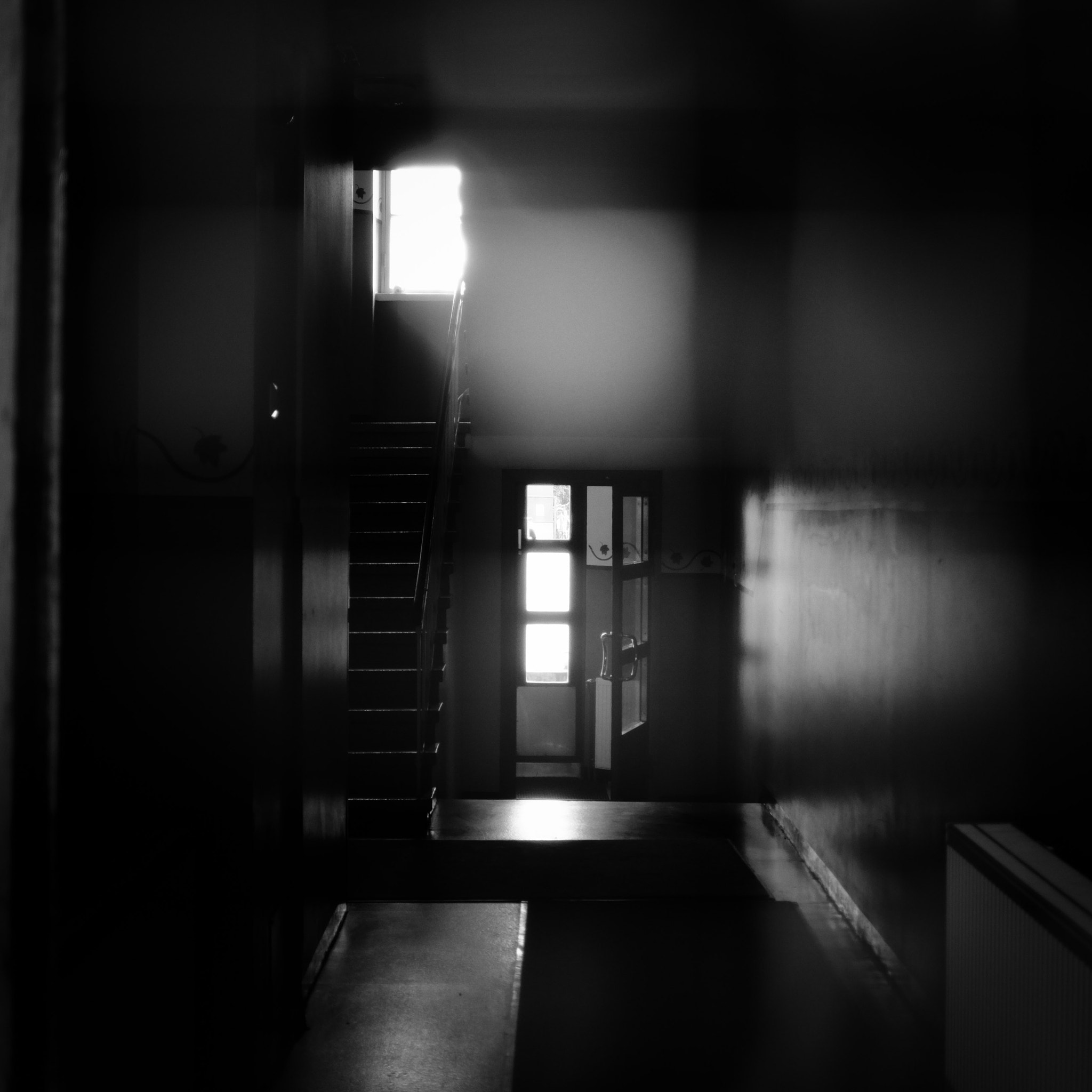 Fujifilm X-E2 + Fujifilm XF 27mm F2.8 sample photo. Open door photography