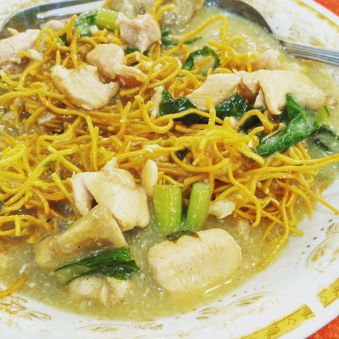 Mie Titi Datumuseng #makassarfood #kulinermakassar #kuliner #makassar #indonesia #streetfood...