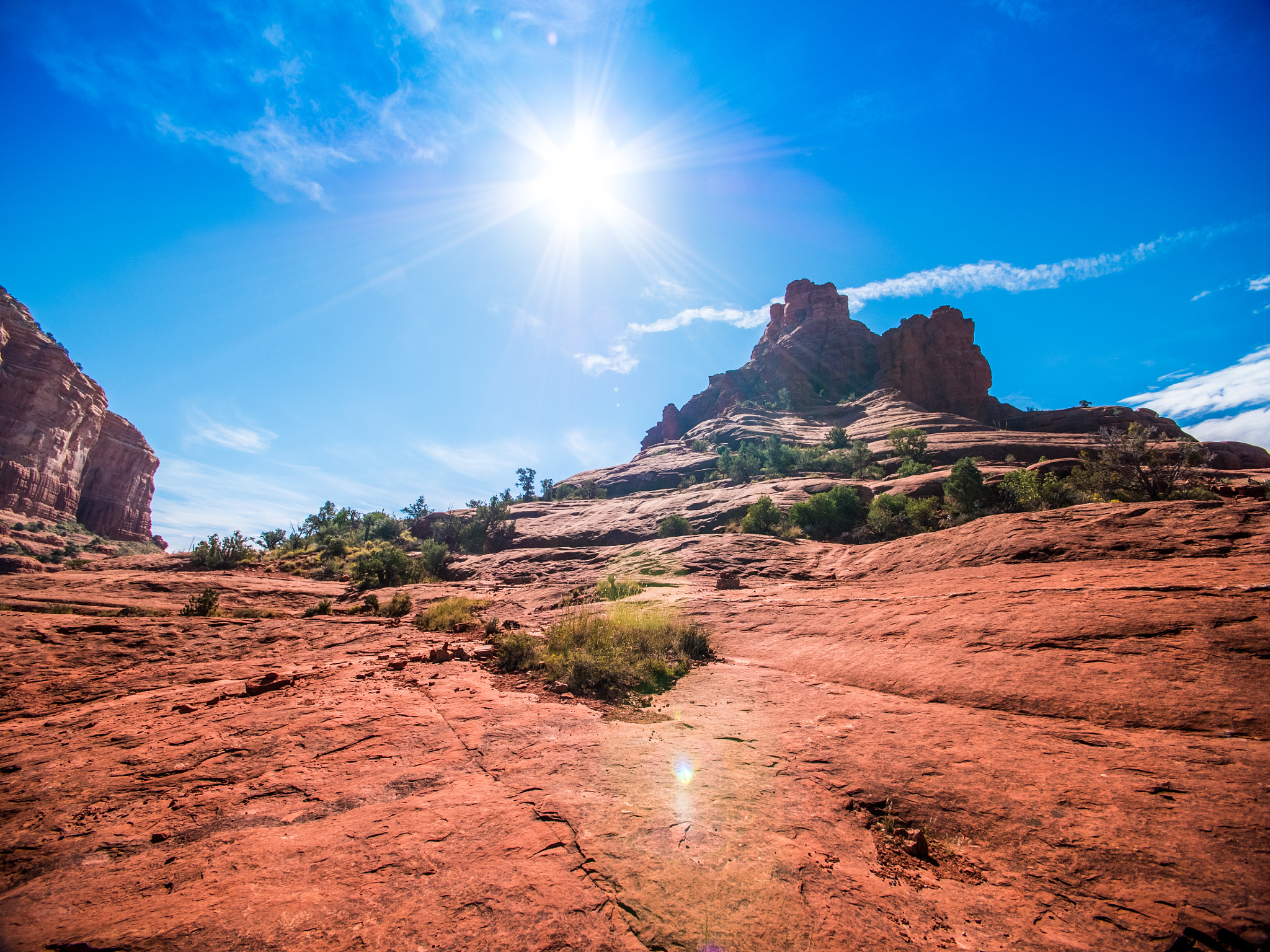 Panasonic Lumix DMC-GH4 + .64x Sigma DC 10-20/4-5.6 EX HSM sample photo. Bell rock w/ sun (h) photography