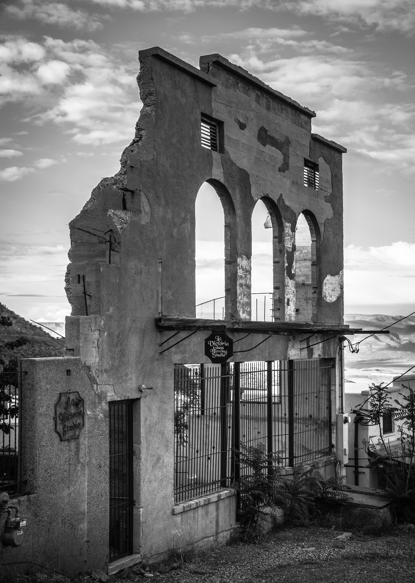 Panasonic Lumix DMC-GH4 sample photo. Ruins of the west photography