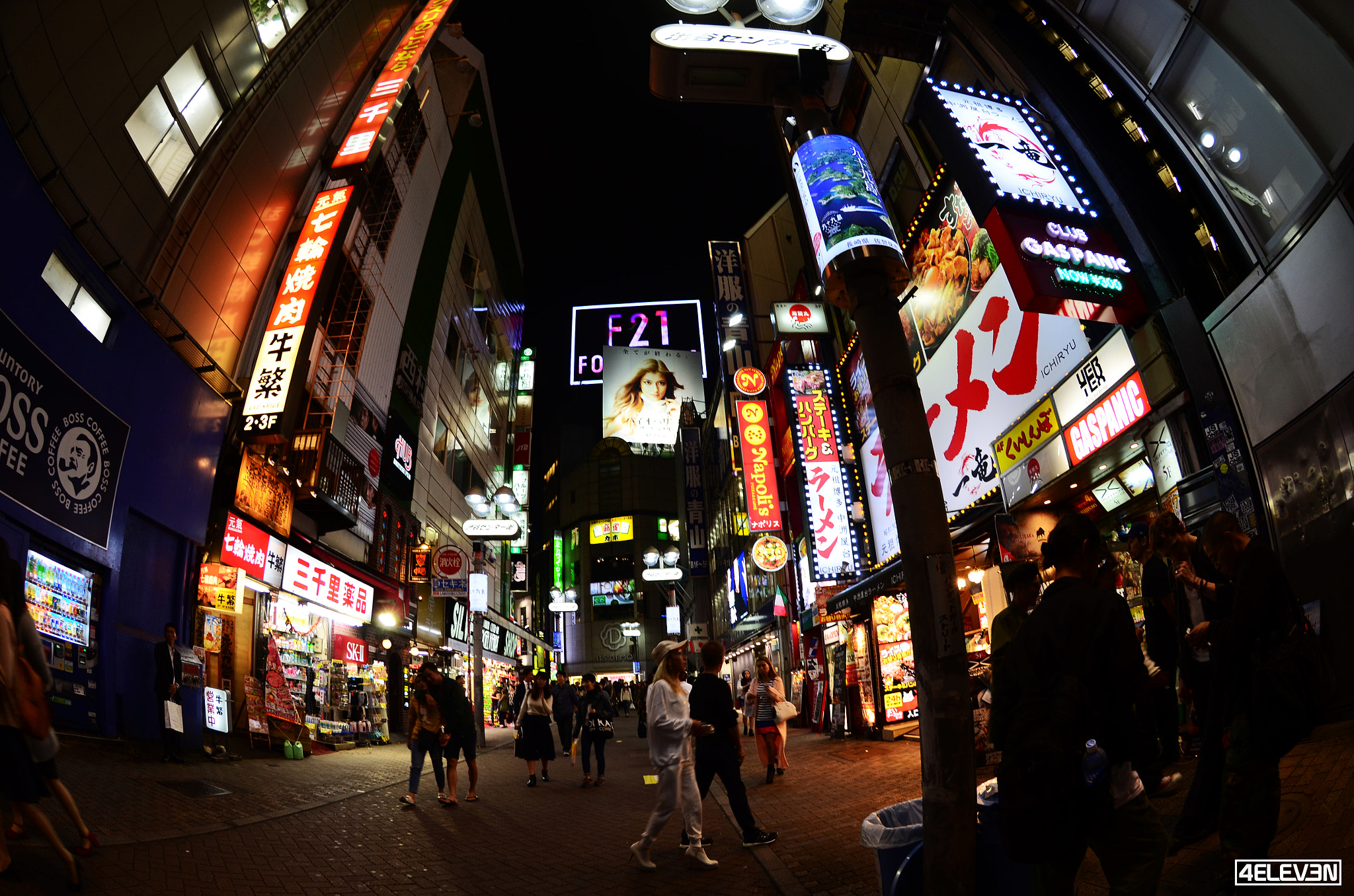 Nikon AF DX Fisheye-Nikkor 10.5mm F2.8G ED sample photo. Shibuya tokyo at night photography