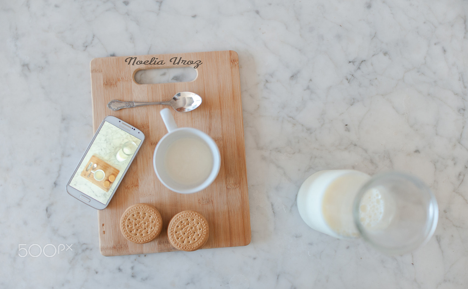 Nikon D700 + Nikon AF-S DX Nikkor 35mm F1.8G sample photo. Minimal breakfast photography